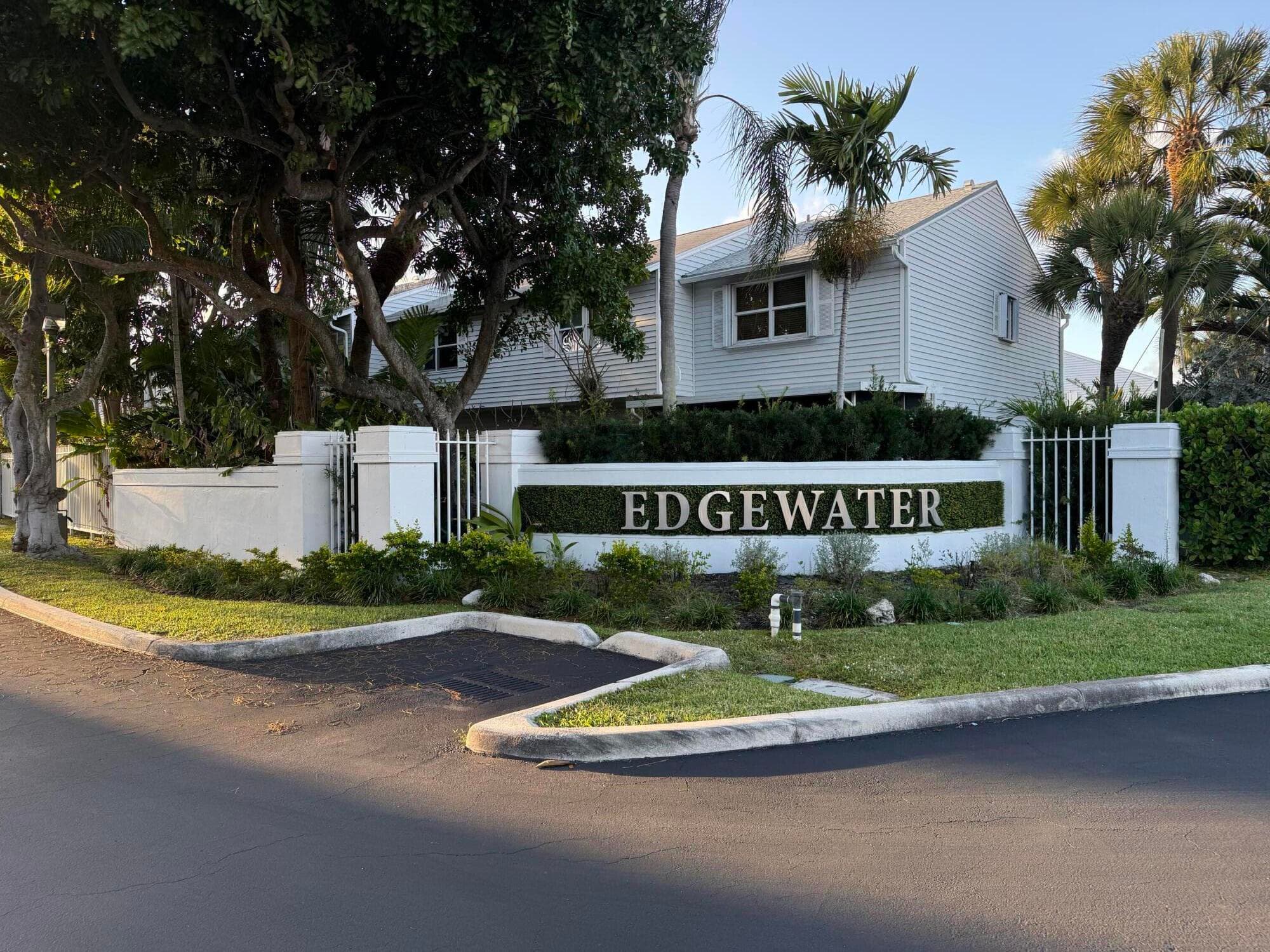 1845 NE 15th Avenue, Fort Lauderdale, FL 33305 — photo 1 of 44