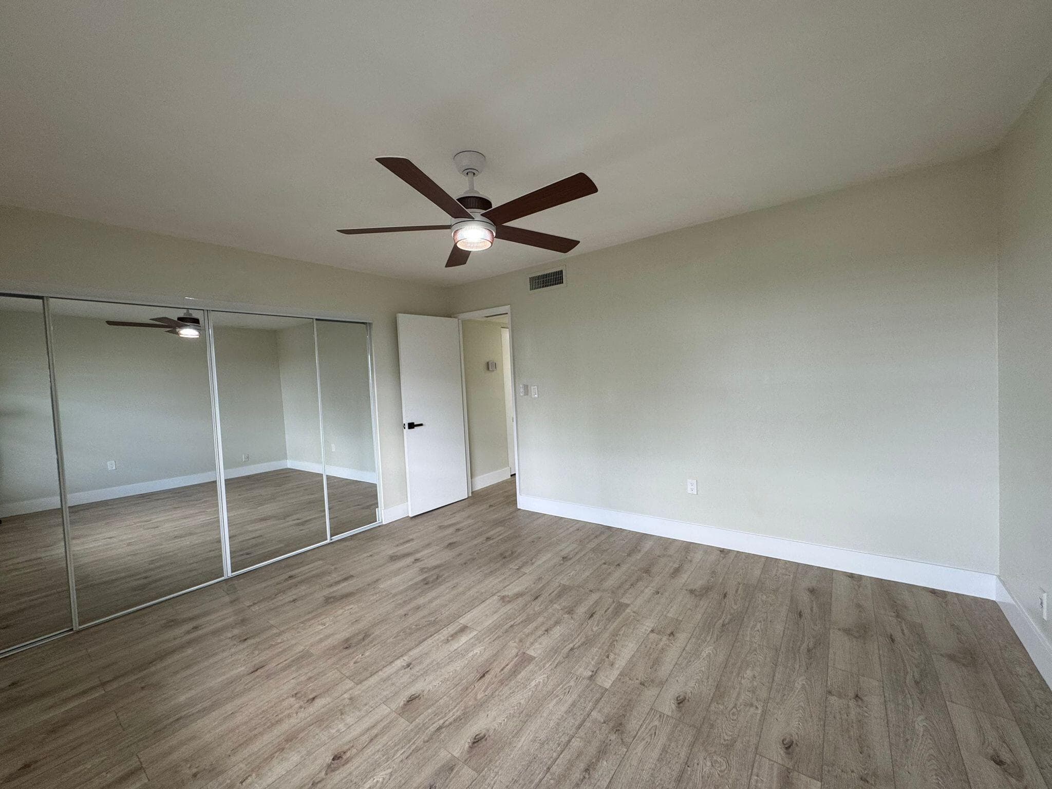 809 W Oakland Park Boulevard J10, Wilton Manors, FL 33311 — photo 2 of 11