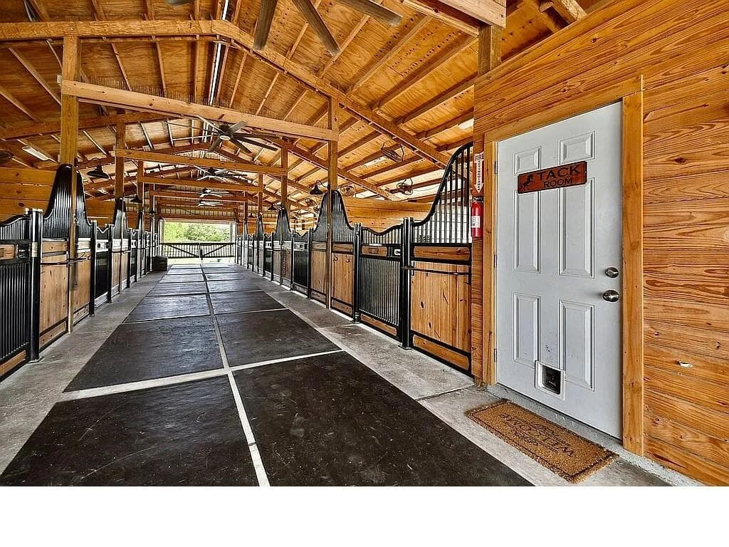 7565 Polo Square, Vero Beach, FL 32968 — photo 19 of 40