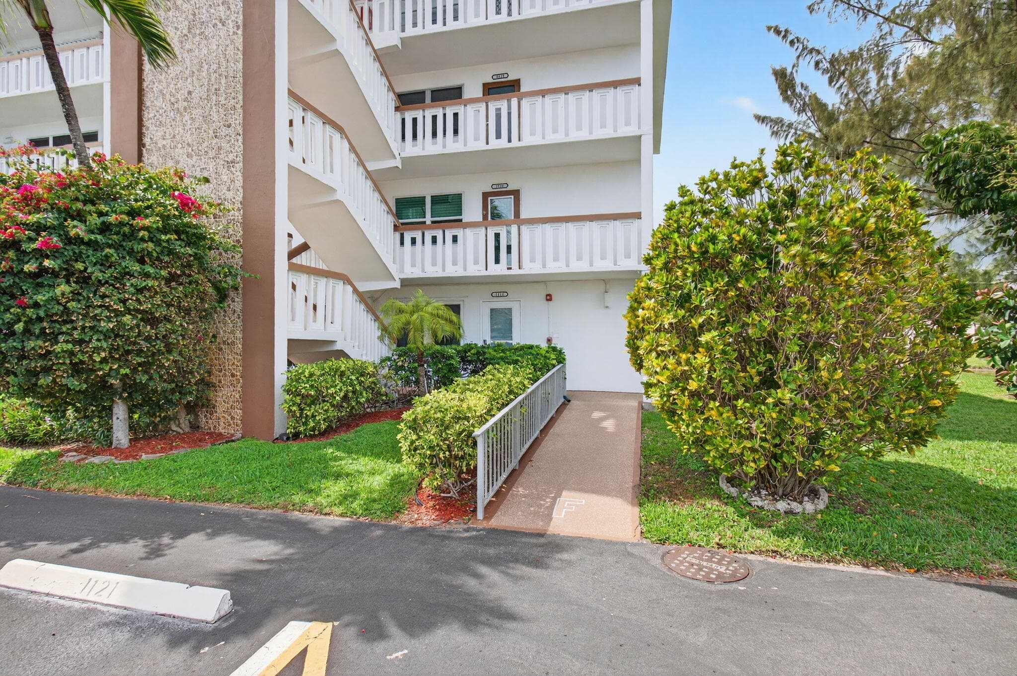 1121 Cambridge F, Deerfield Beach, FL 33442 — photo 2 of 59