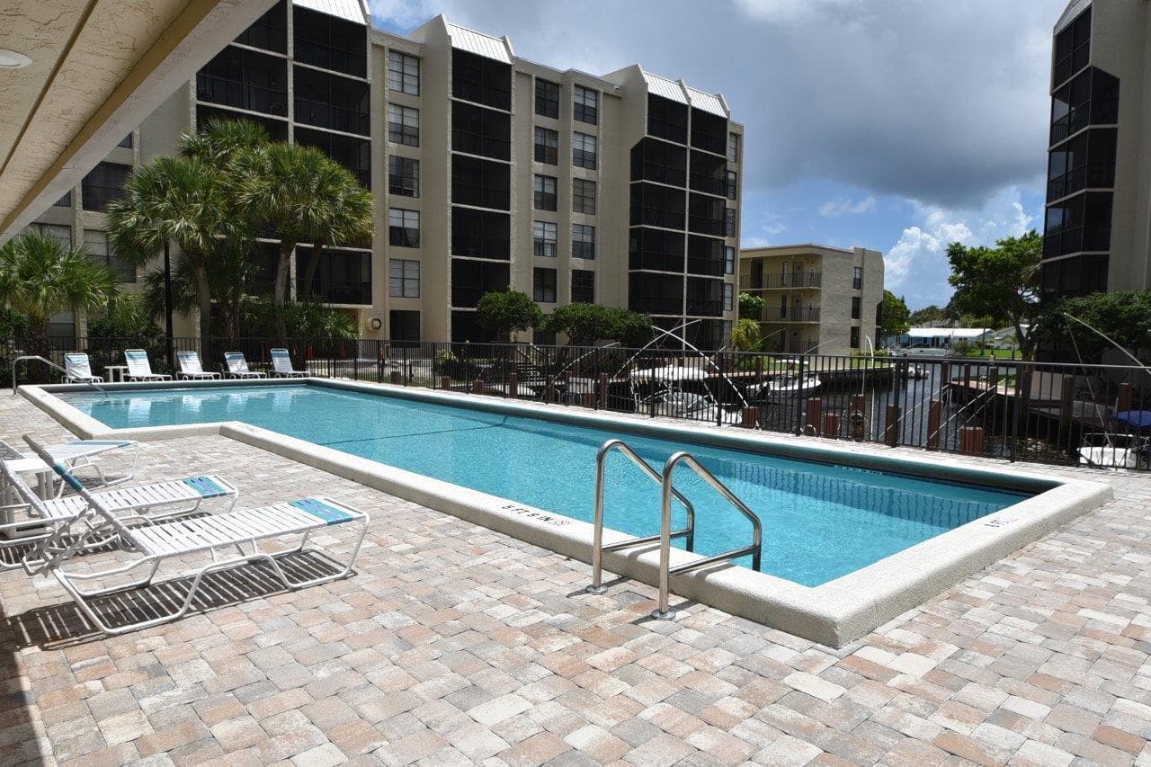 18 Royal Palm Way 306, Boca Raton, FL 33432 — photo 35 of 39