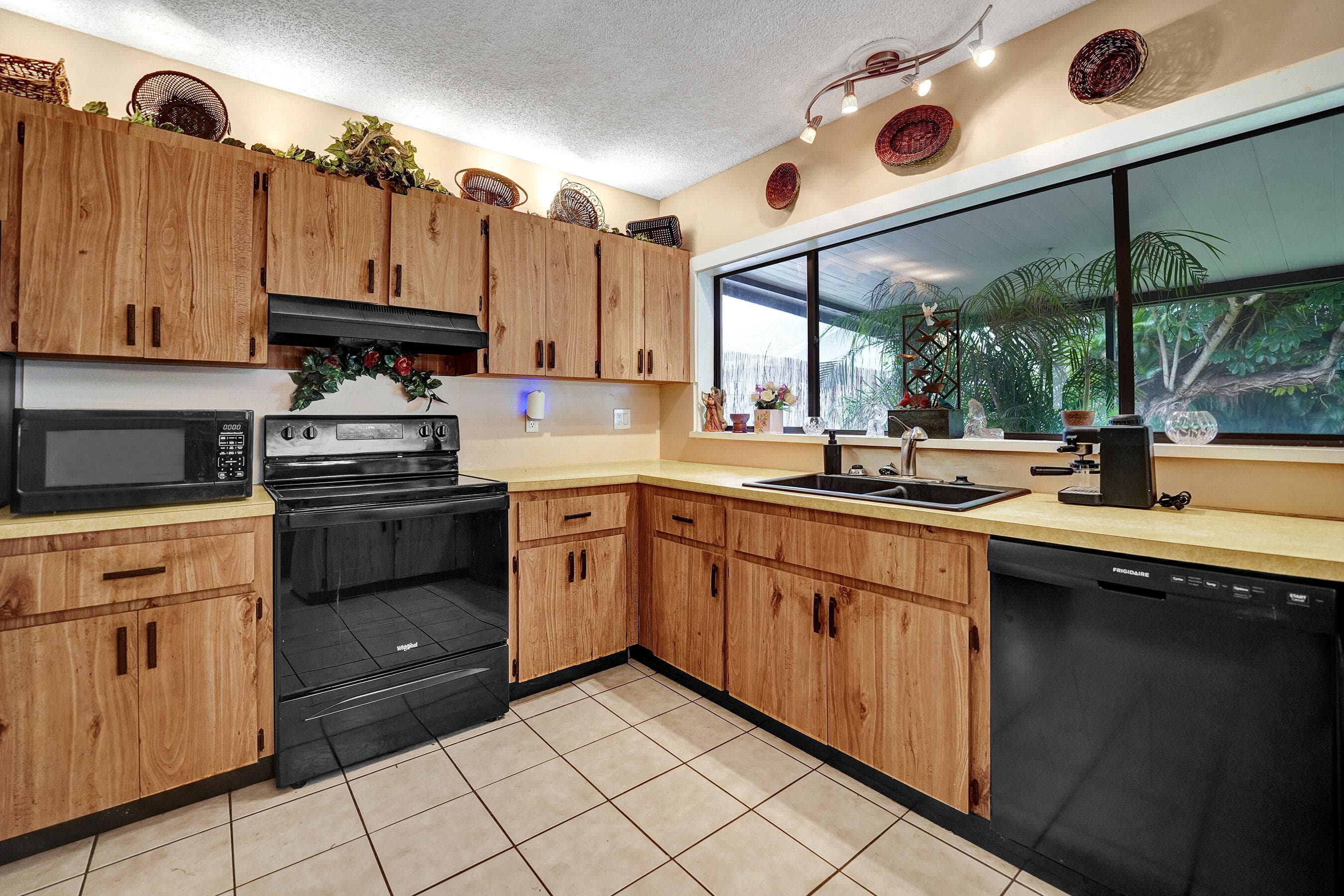 8650 SW 51st Street, Cooper City, FL 33328 — photo 25 of 56