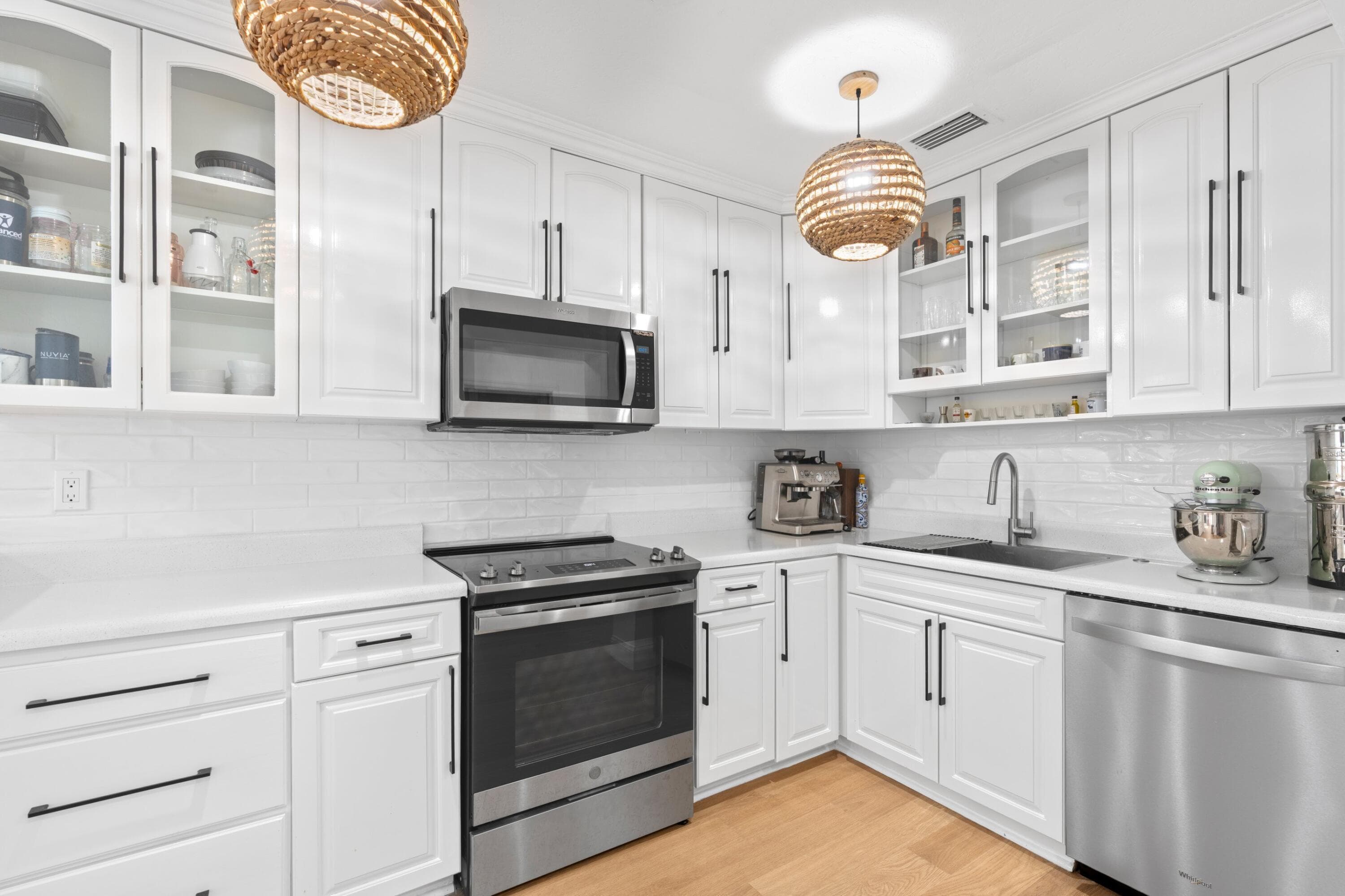 1517 NW 12th Avenue, Fort Lauderdale, FL 33311 — photo 8 of 40