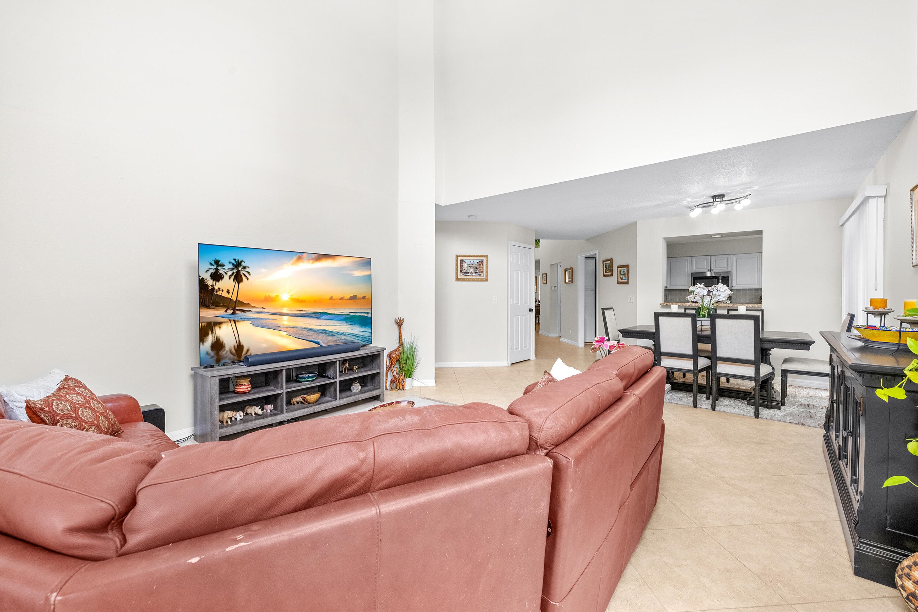 218 W Canterbury Dr W W, Palm Beach Gardens, FL 33418 — photo 5 of 47