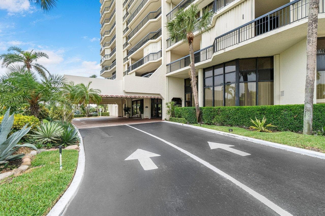 1900 Consulate Place 1205, West Palm Beach, FL 33401 — photo 38 of 69