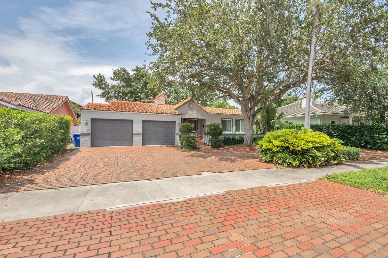 805 SE 10th Street, Fort Lauderdale, FL 33316 — photo 3 of 33