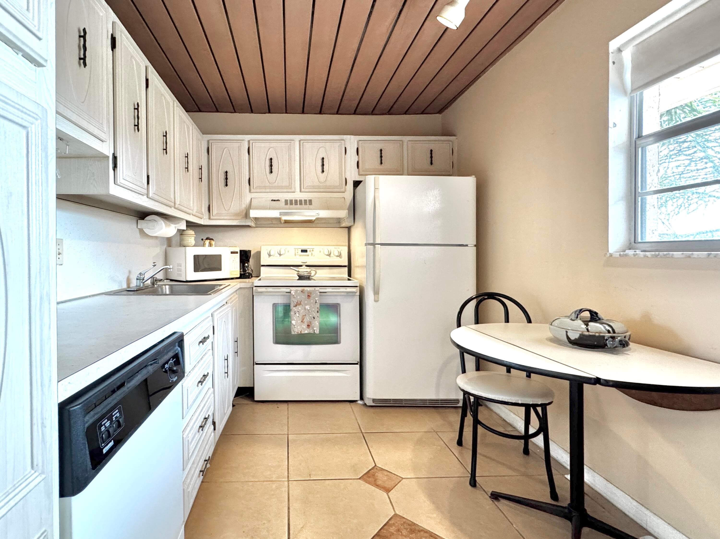 2515 NE 2nd Court 315, Boynton Beach, FL 33435 — photo 10 of 33