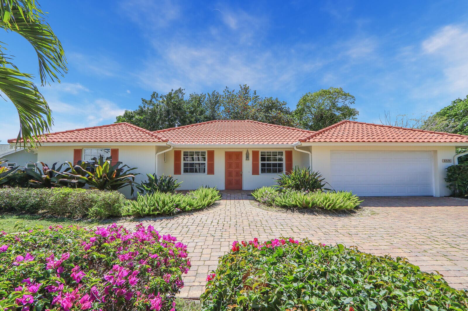 8574 SE Seagrape Way, Hobe Sound, FL 33455 — photo 4 of 38