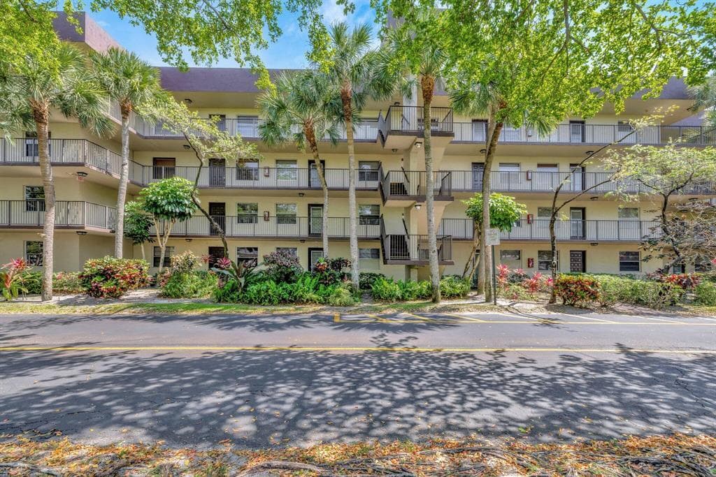 3301 NW 47th Terrace Unit 403, Lauderdale Lakes, FL 33319 — photo 2 of 39