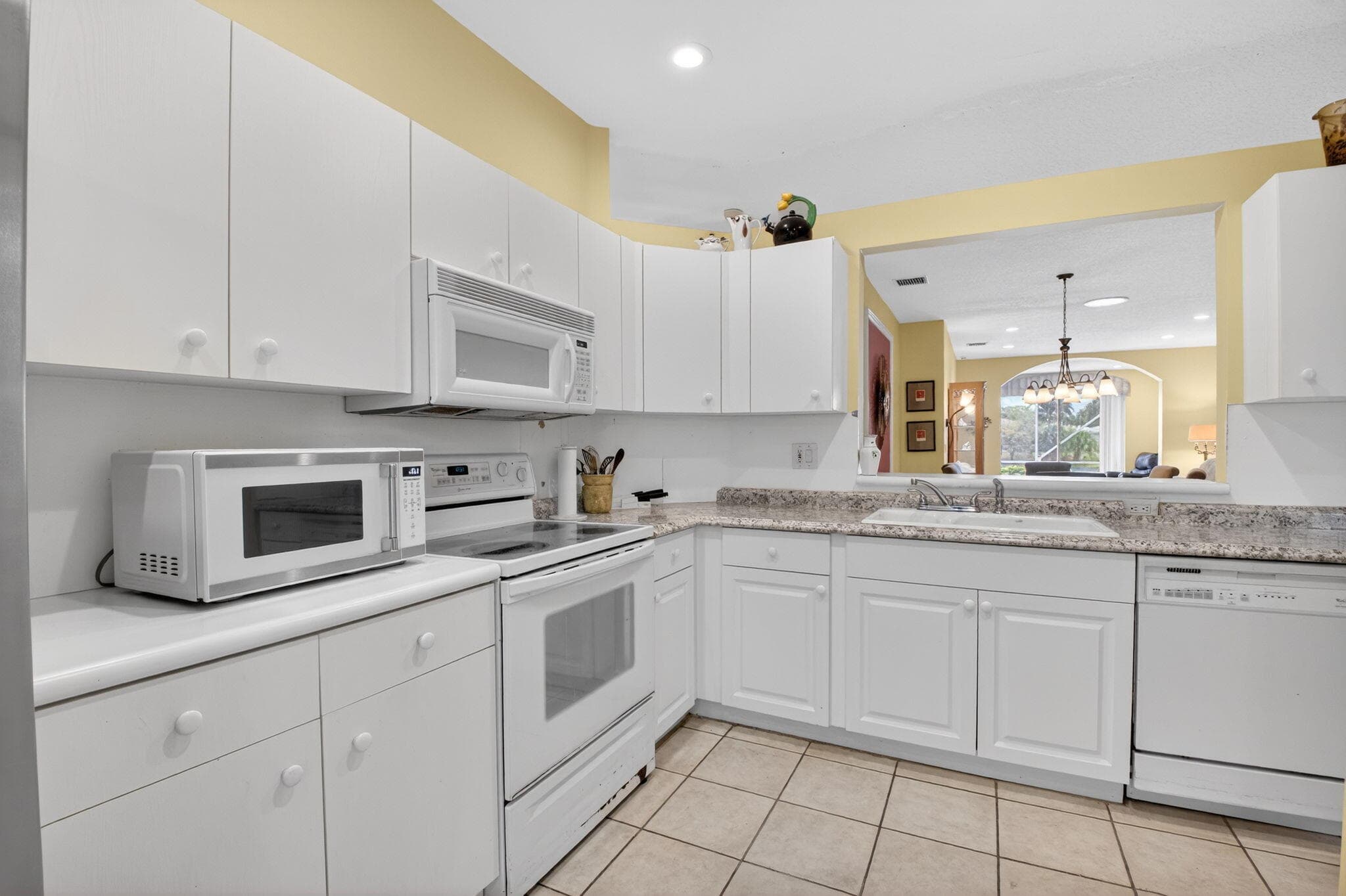 10585 Royal Caribbean Circle, Boynton Beach, FL 33437 — photo 13 of 61