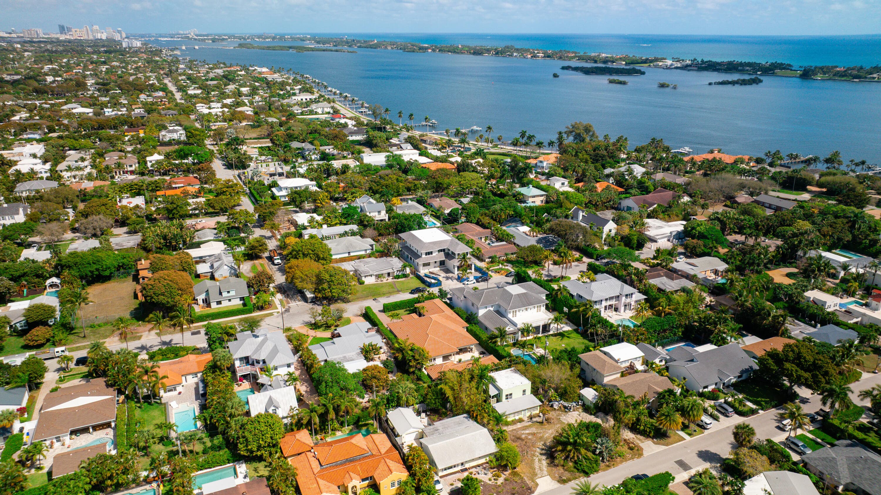 145 Alhambra Place, West Palm Beach, FL 33405 — photo 8 of 9