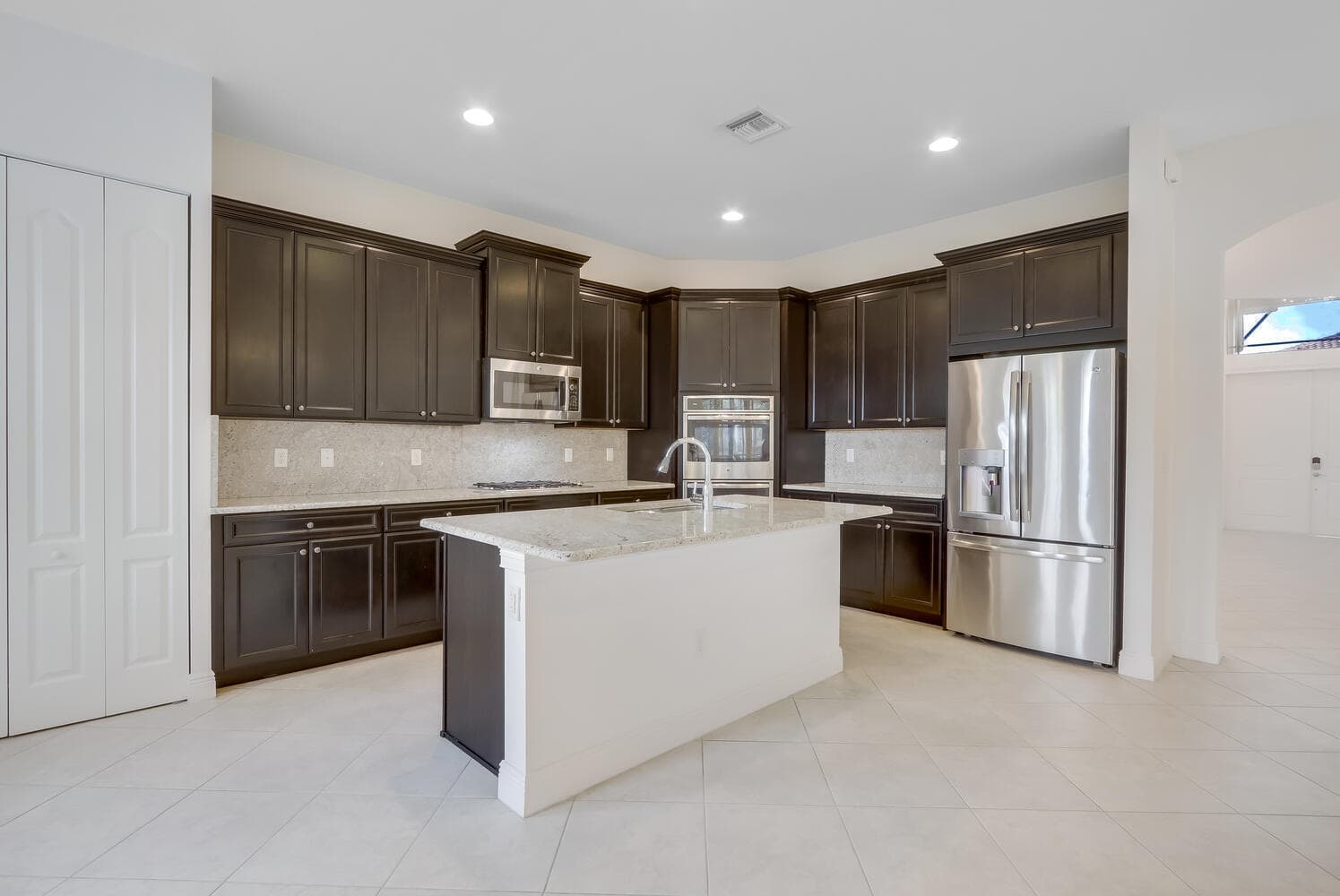 9761 S Miralago Way, Parkland, FL 33076 — photo 3 of 10