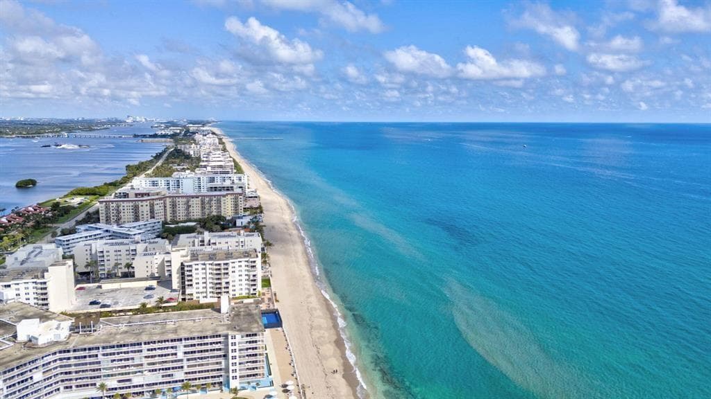 3589 S Ocean Boulevard 10, South Palm Beach, FL 33480 — photo 8 of 30