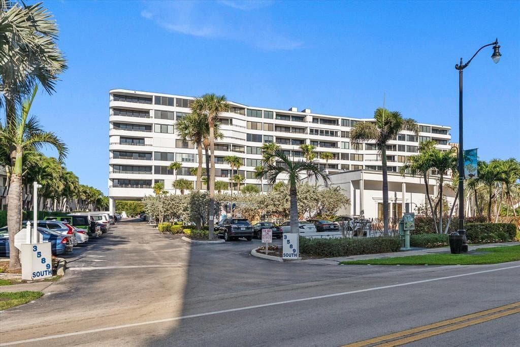 3589 S Ocean Boulevard 10, South Palm Beach, FL 33480 — photo 23 of 30