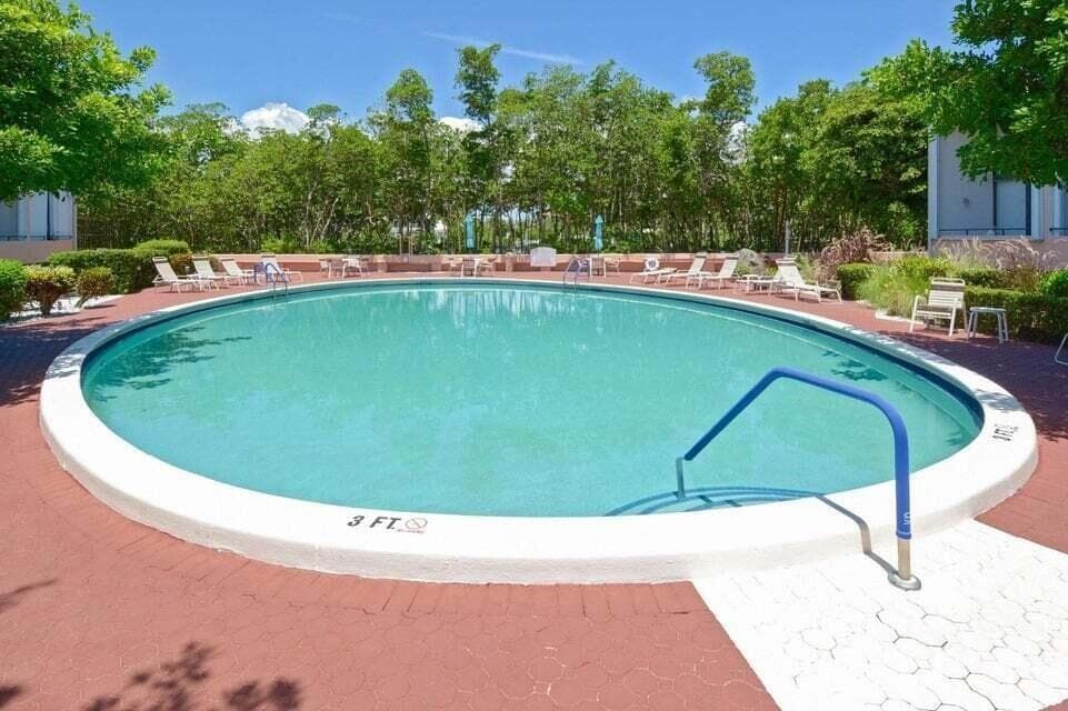 3589 S Ocean Boulevard 10, South Palm Beach, FL 33480 — photo 29 of 30