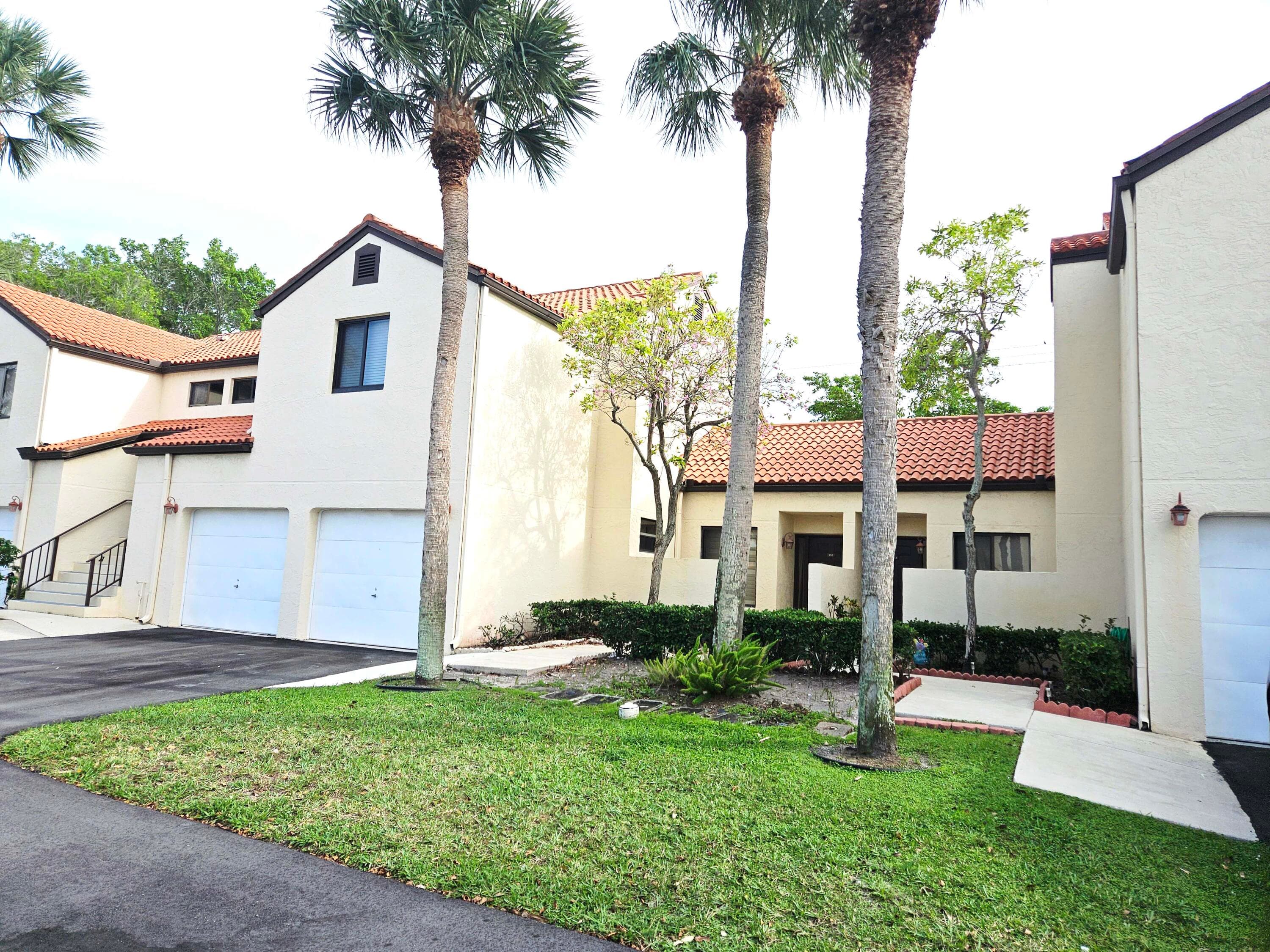 16 Vía De Casas Sur 103, Boynton Beach, FL 33426 — photo 1 of 23