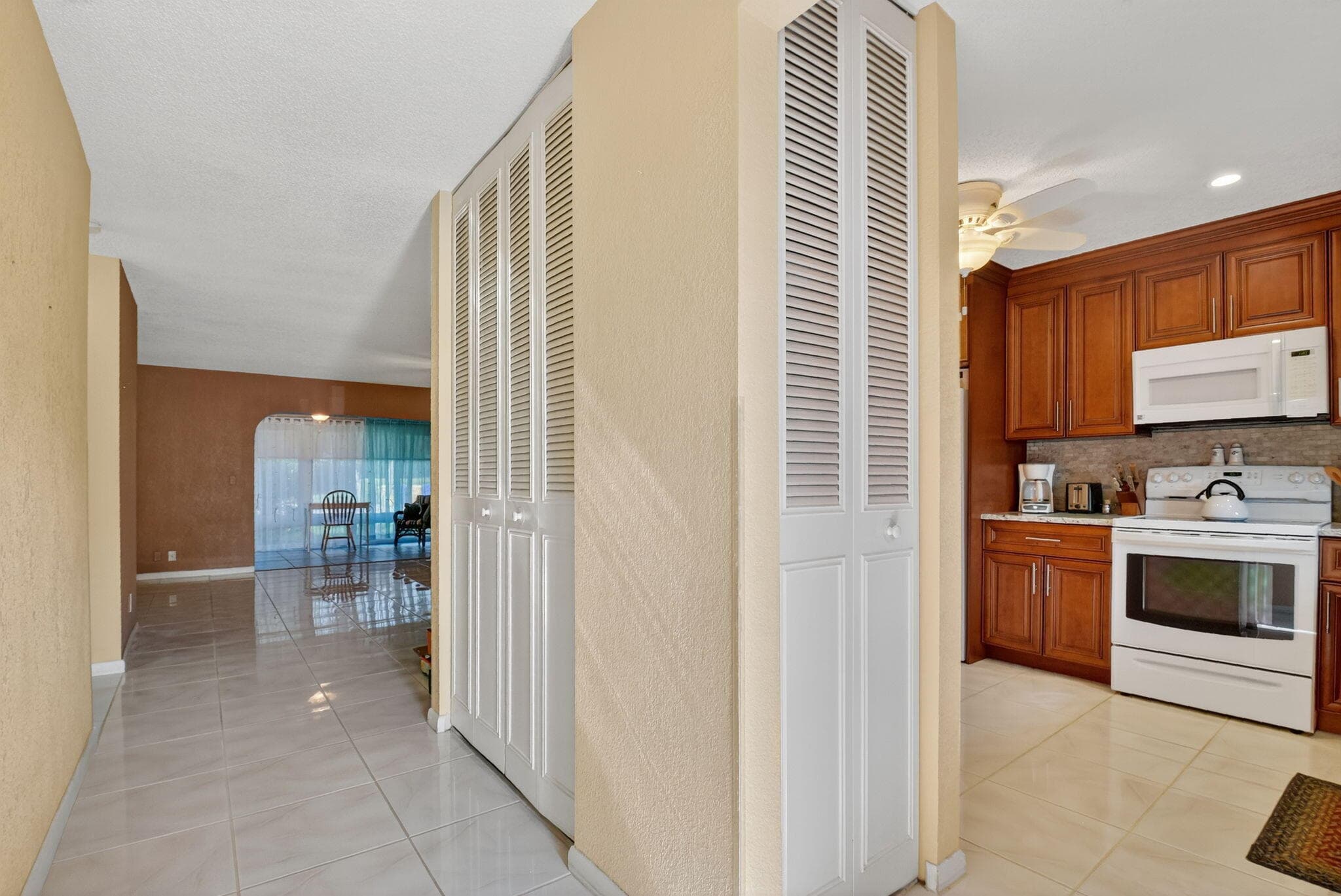 676 Laconia Circle B, Lake Worth, FL 33467 — photo 37 of 52
