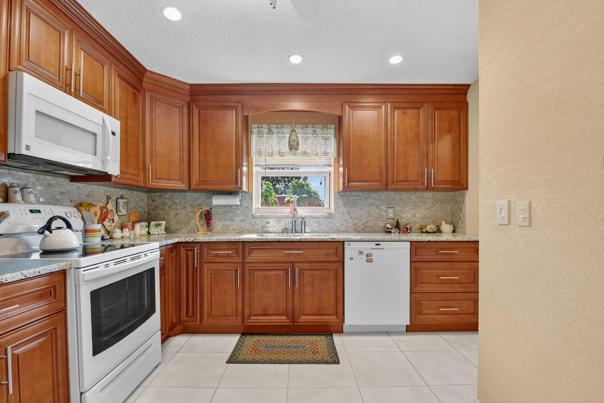 676 Laconia Circle B, Lake Worth, FL 33467 — photo 41 of 52