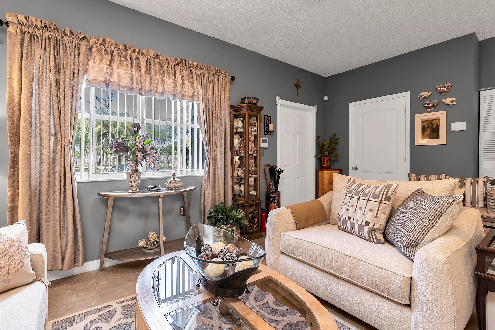 16637 NW 73rd Place, Miami Lakes, FL 33014 — photo 10 of 42