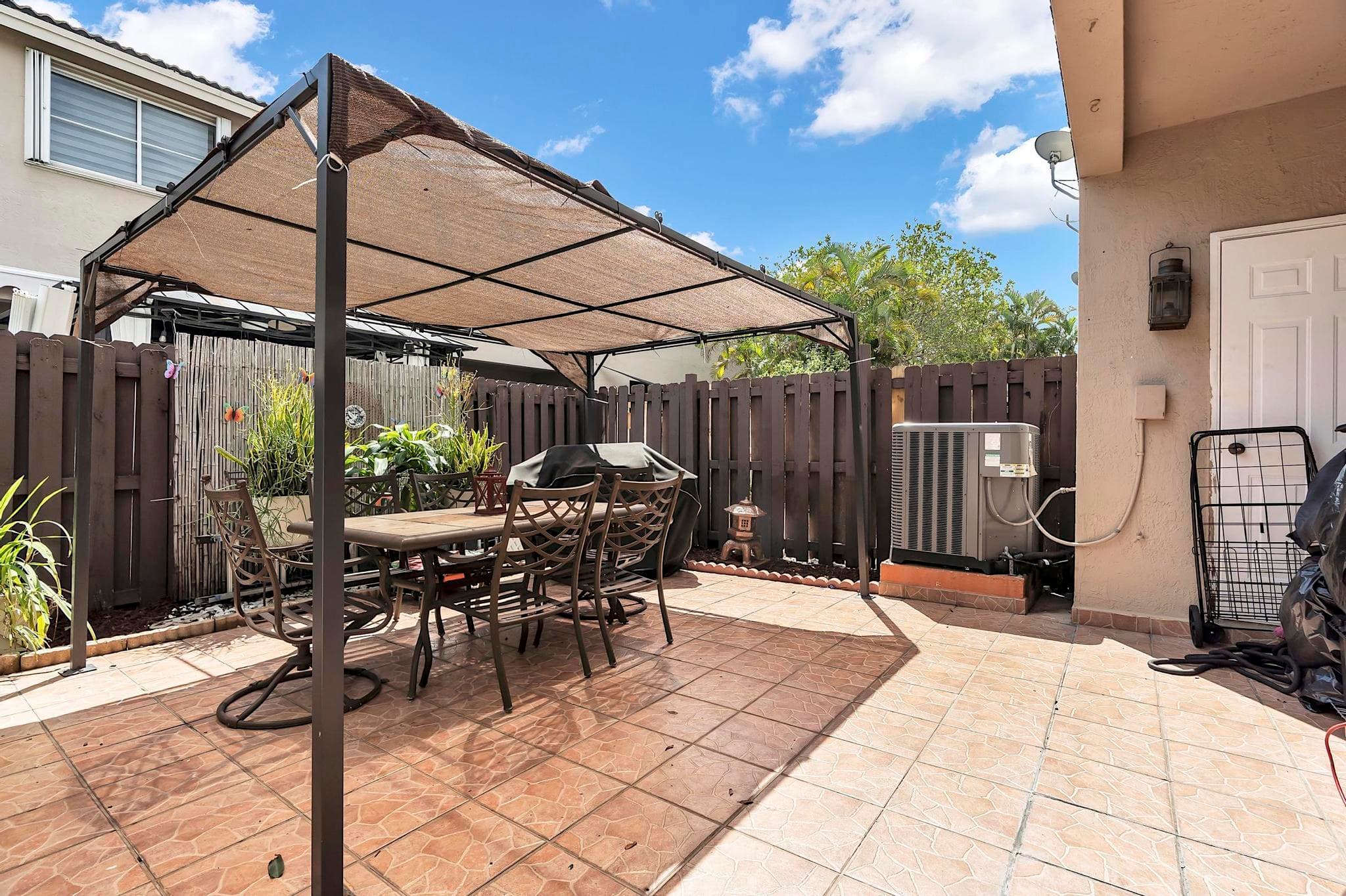16637 NW 73rd Place, Miami Lakes, FL 33014 — photo 36 of 42