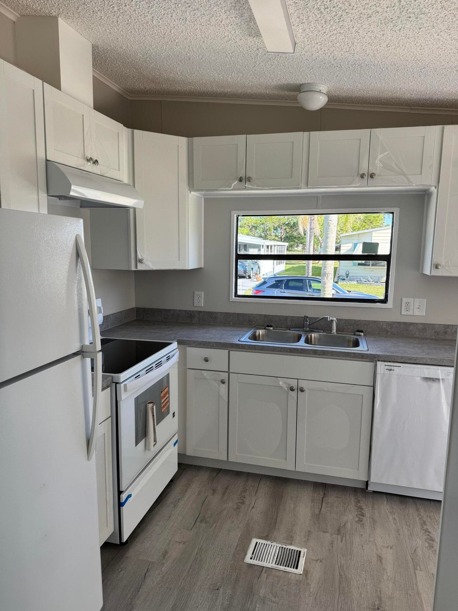 83 Flores Del Norte, Fort Pierce, FL 34951 — photo 5 of 24