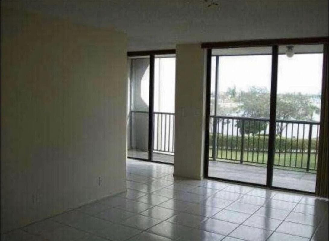 3550 Blue Lake Drive 404, Pompano Beach, FL 33064 — photo 4 of 8