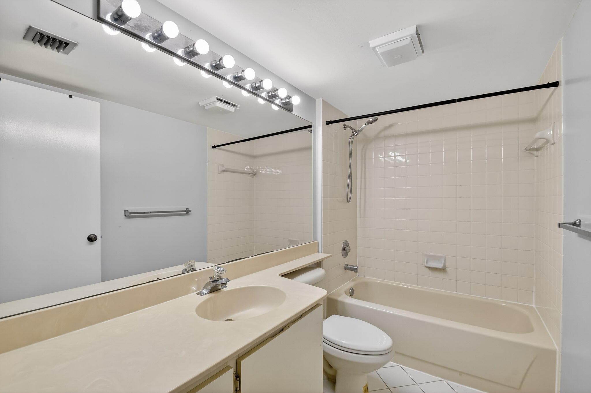 2421 Village Boulevard 406, West Palm Beach, FL 33409 — photo 46 of 53