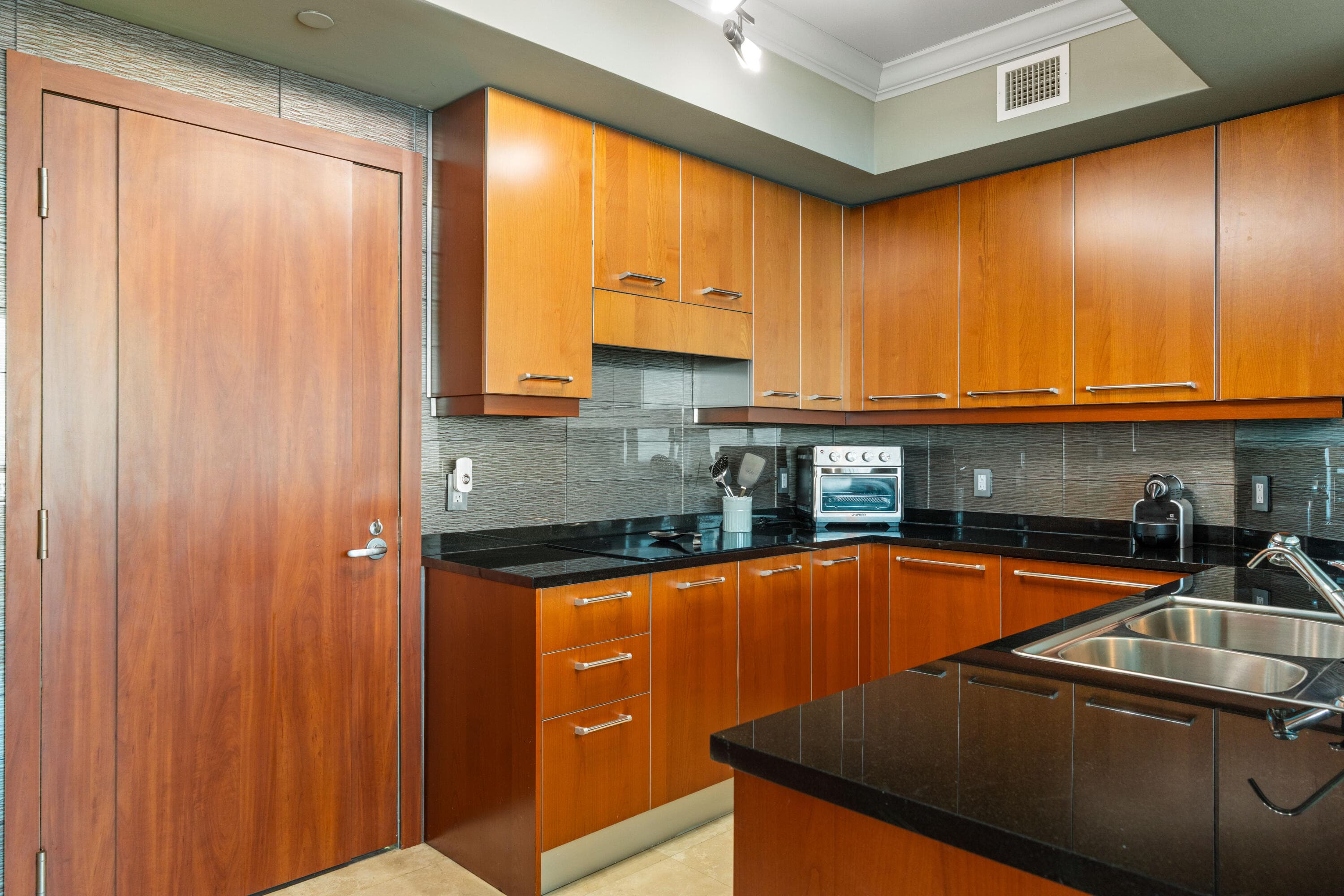 3101 S Ocean Drive 3105, Hollywood, FL 33019 — photo 9 of 29