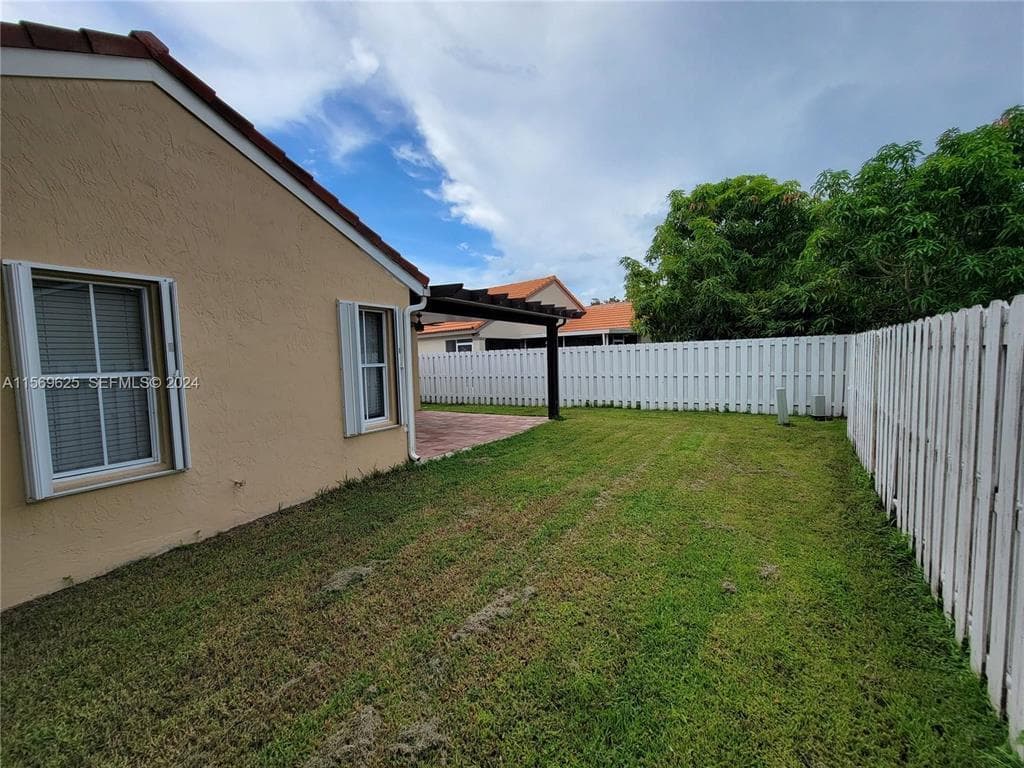 928 Falling Water Road, Weston, FL 33326 — photo 30 of 37