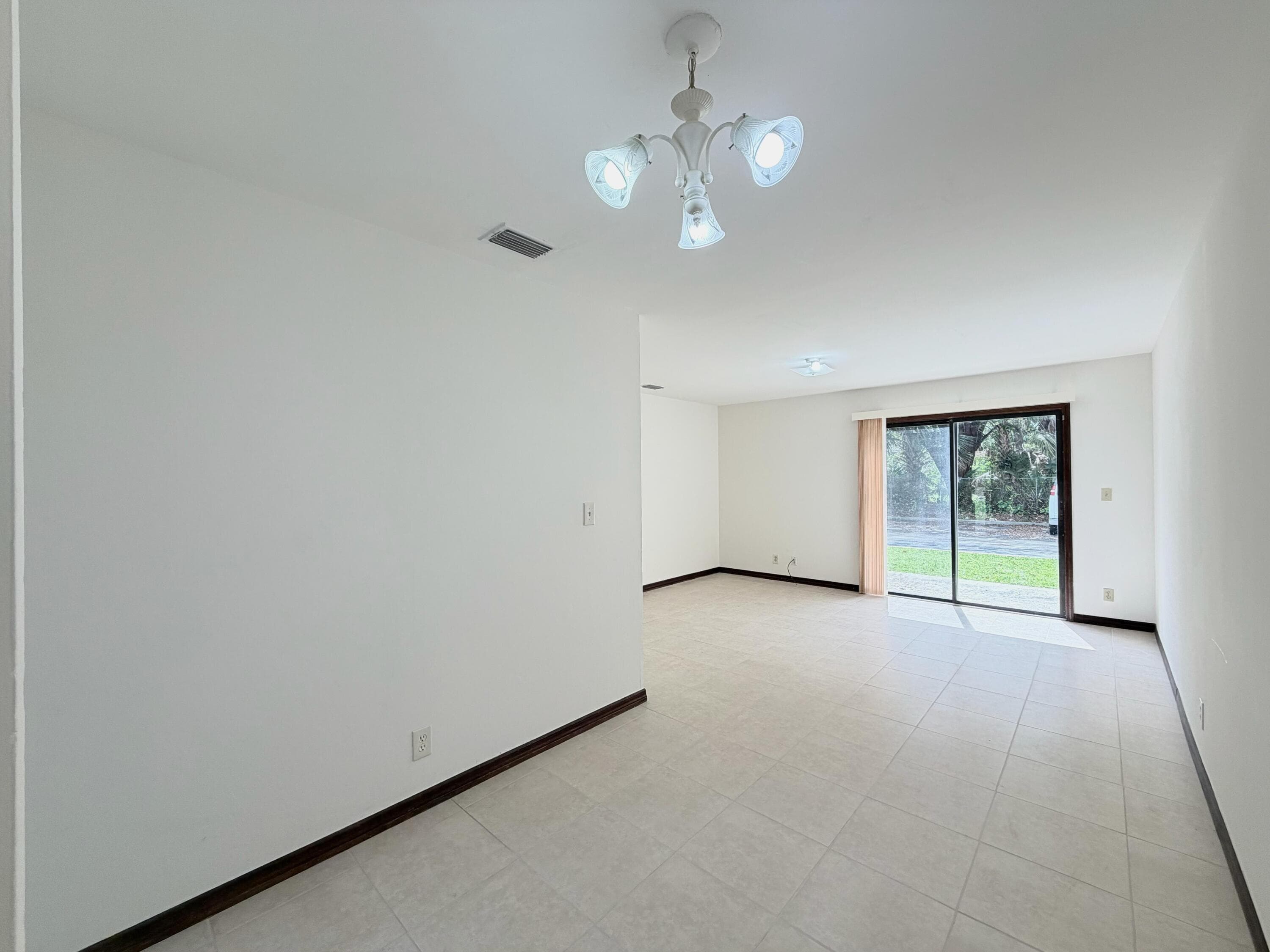 1226 N Haverhill Road Unit 3, Haverhill, FL 33417 — photo 6 of 18