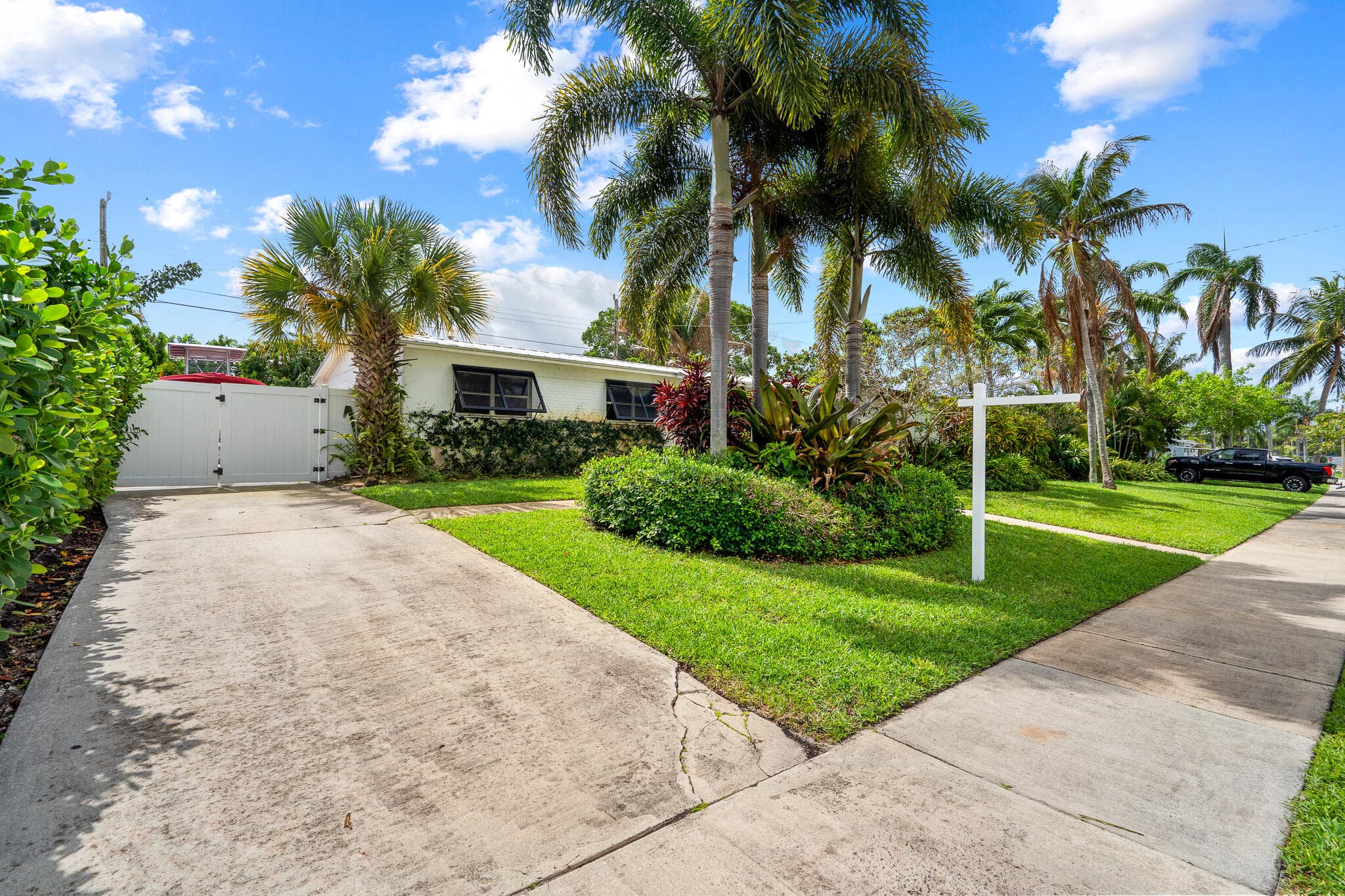 520 Flotilla Road, North Palm Beach, FL 33408 — photo 2 of 30