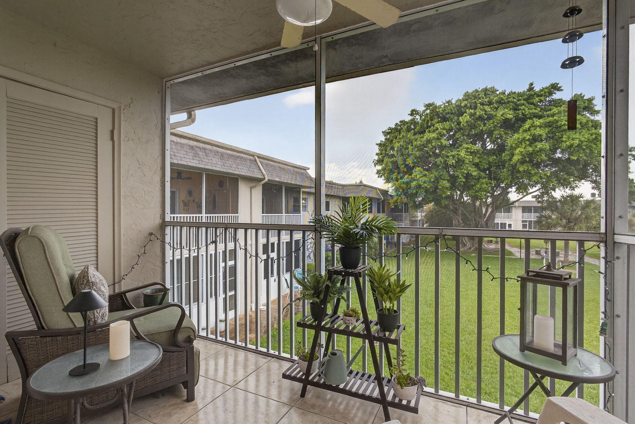202 Oxford 200, West Palm Beach, FL 33417 — photo 1 of 35