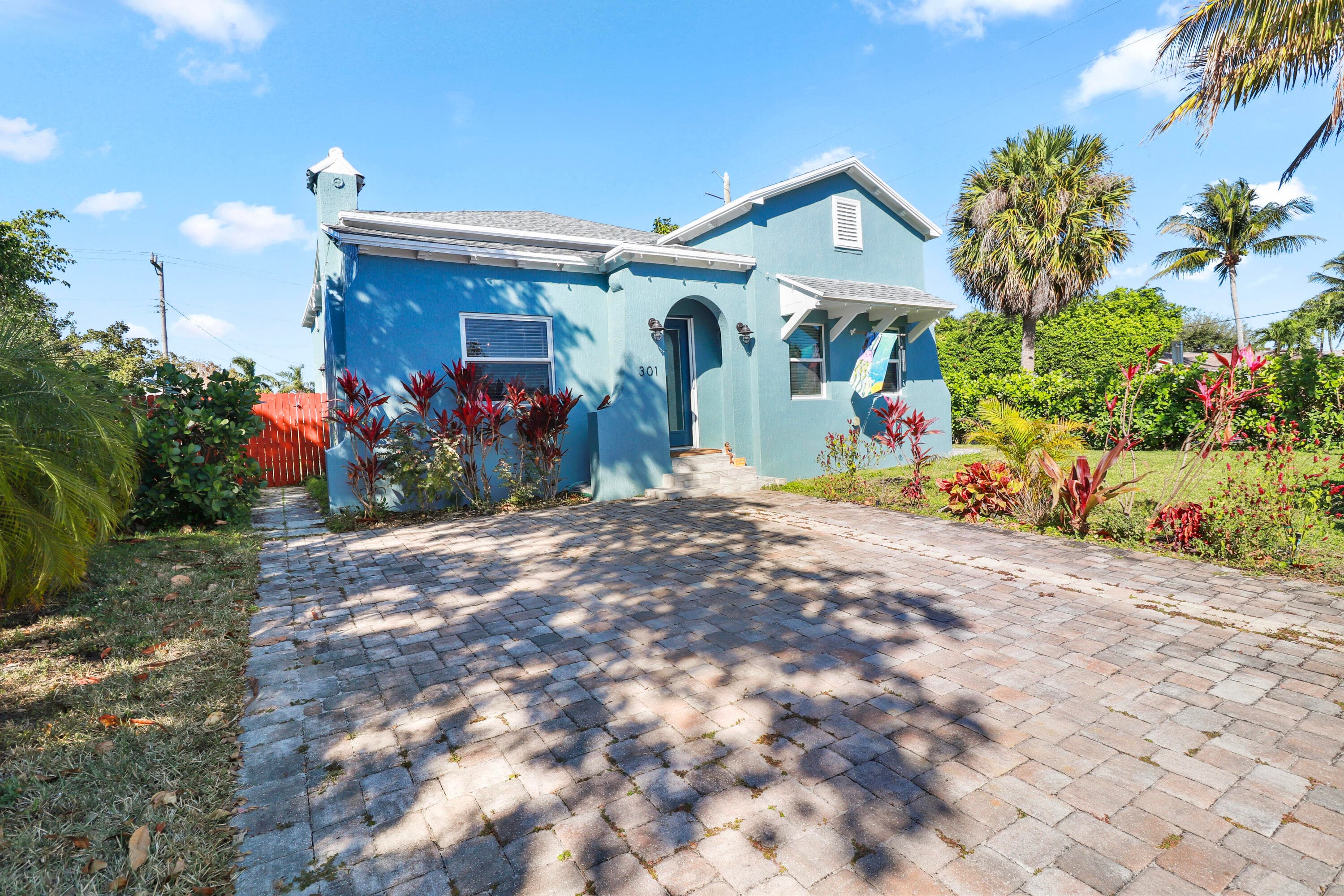 301 Hawthorne Drive, Lake Park, FL 33403 — photo 3 of 39