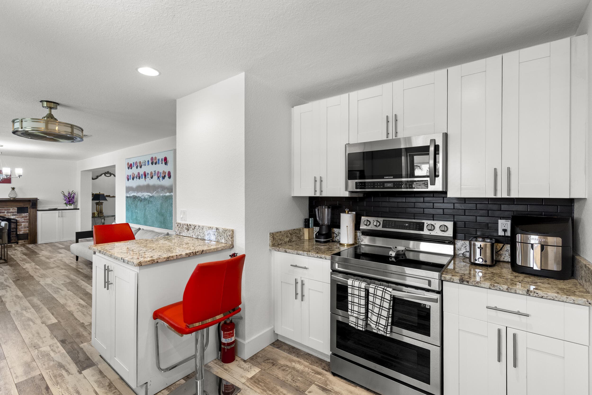 944 Hansen Street, West Palm Beach, FL 33405 — photo 12 of 33