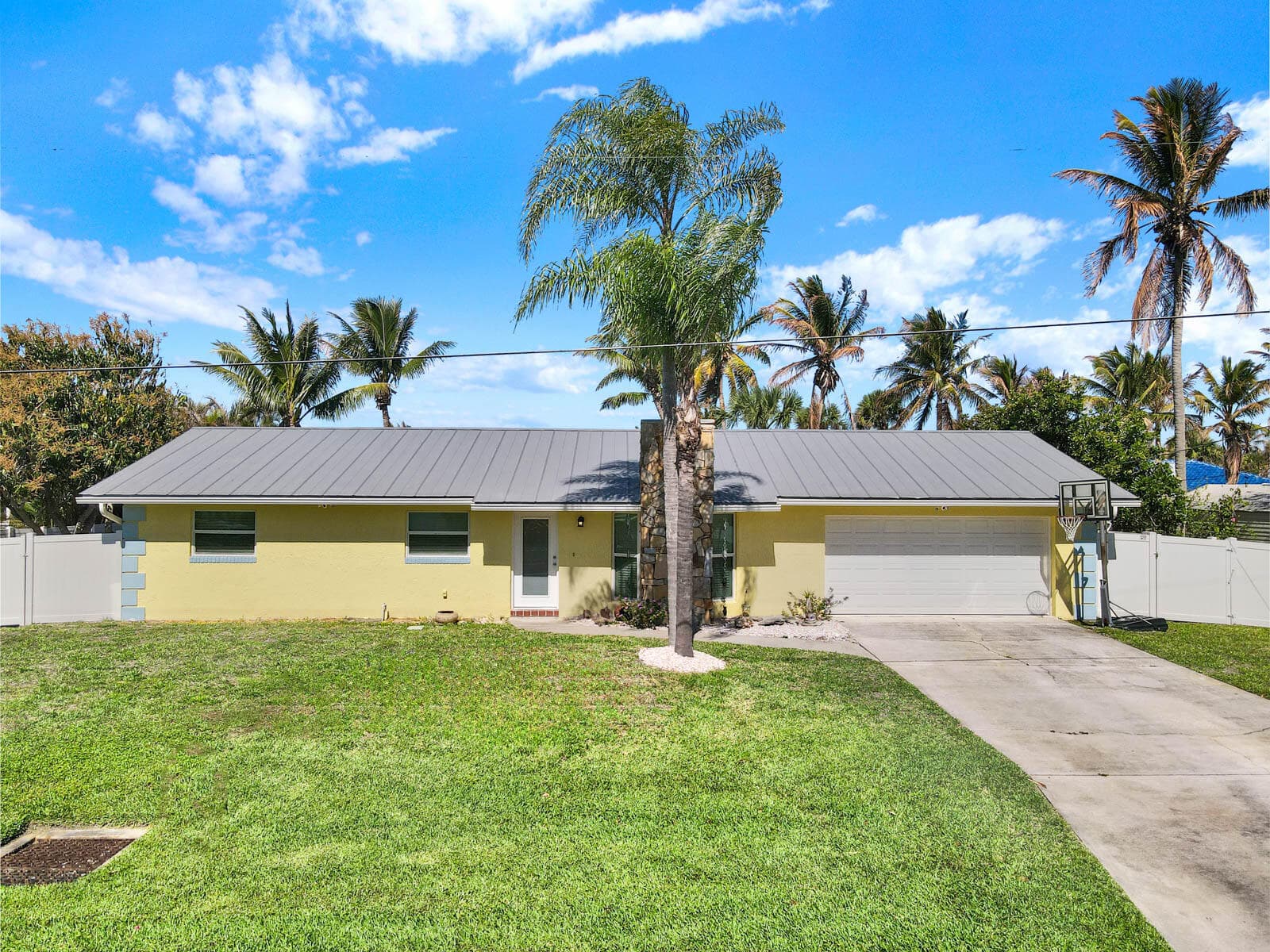 1902 Mimosa Avenue, Fort Pierce, FL 34949 — photo 4 of 62