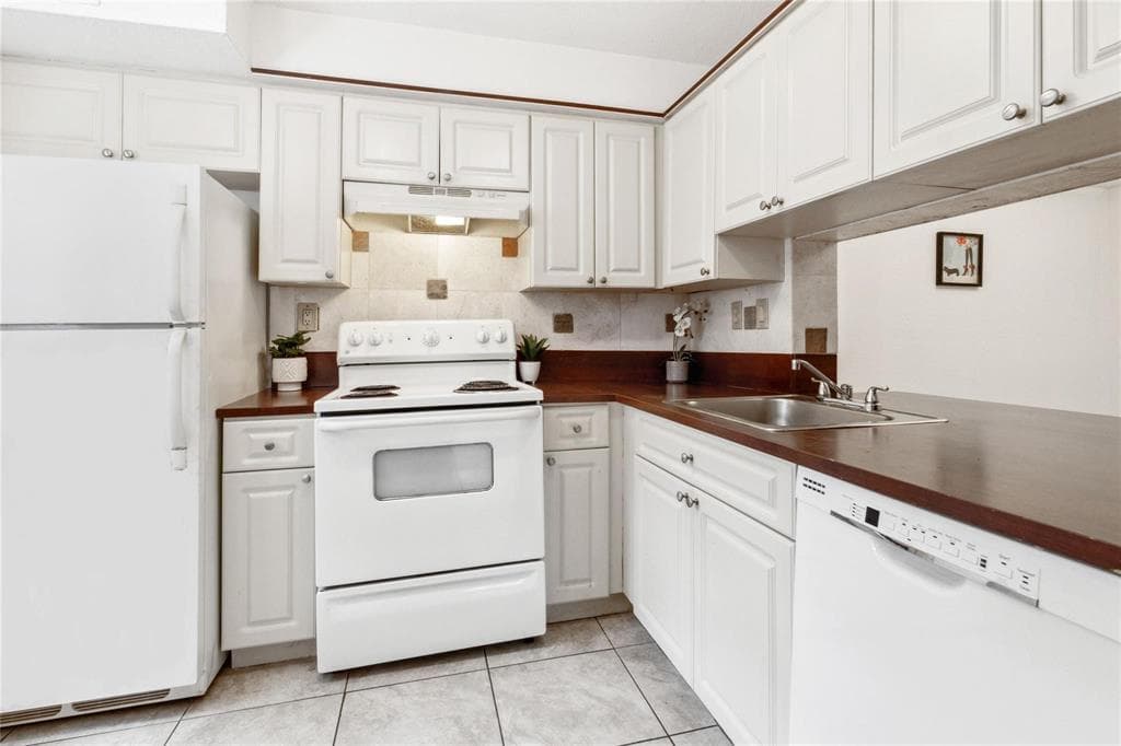 2729 S Oakland Forest Drive 102, Oakland Park, FL 33309 — photo 13 of 16