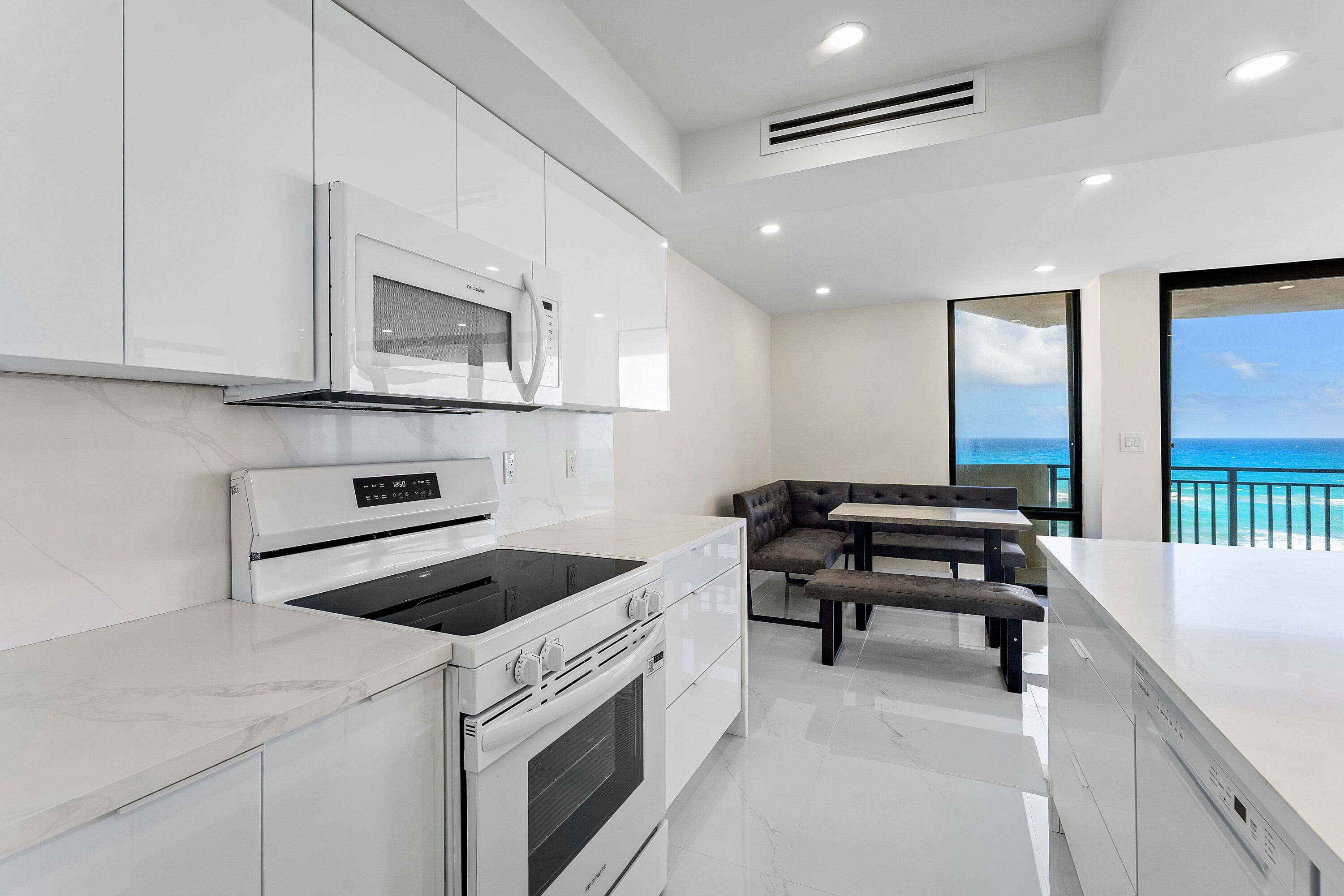 5460 N Ocean Drive 5b, Singer Island, FL 33404 — photo 18 of 65