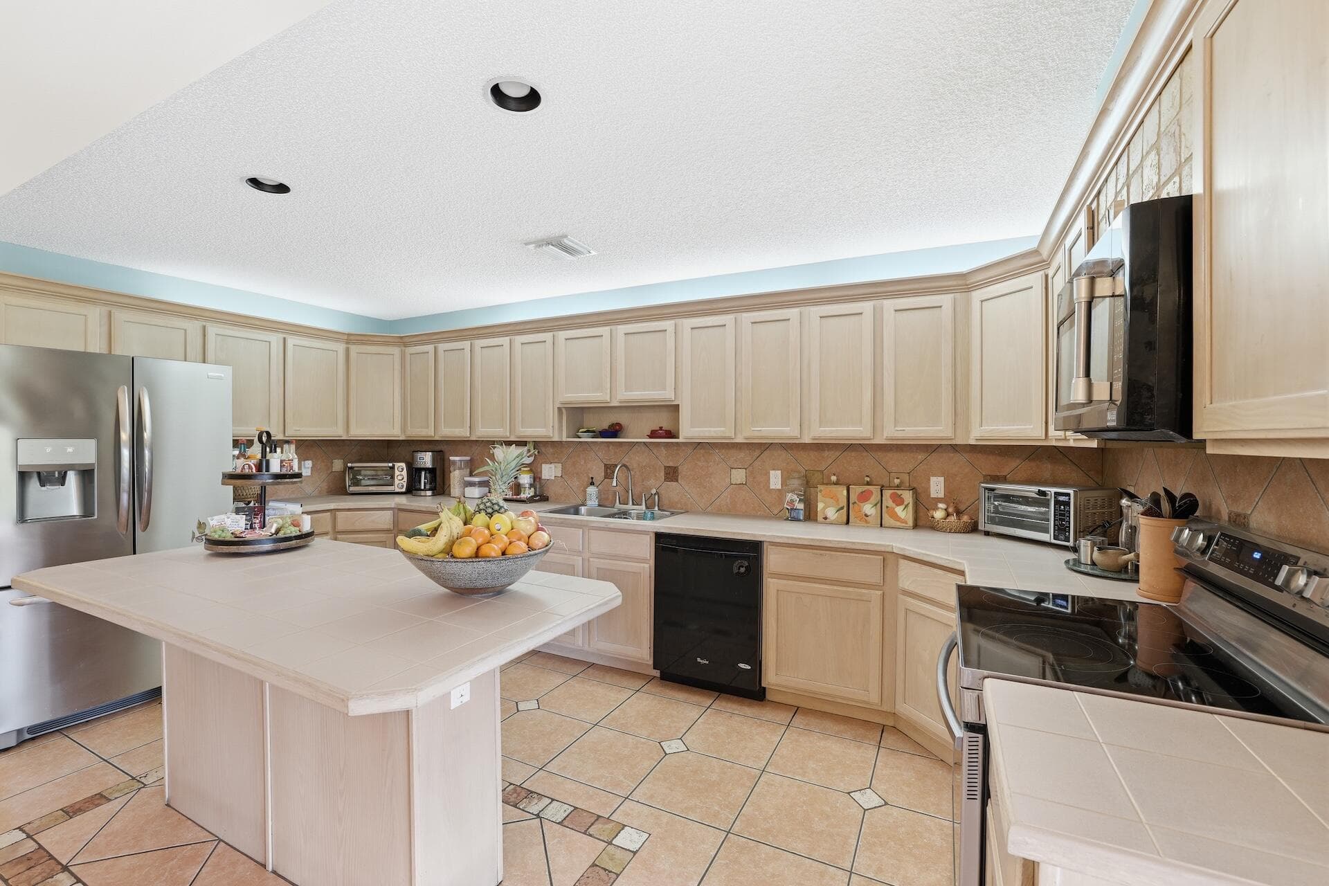 180 Elaine Road, West Palm Beach, FL 33415 — photo 9 of 58