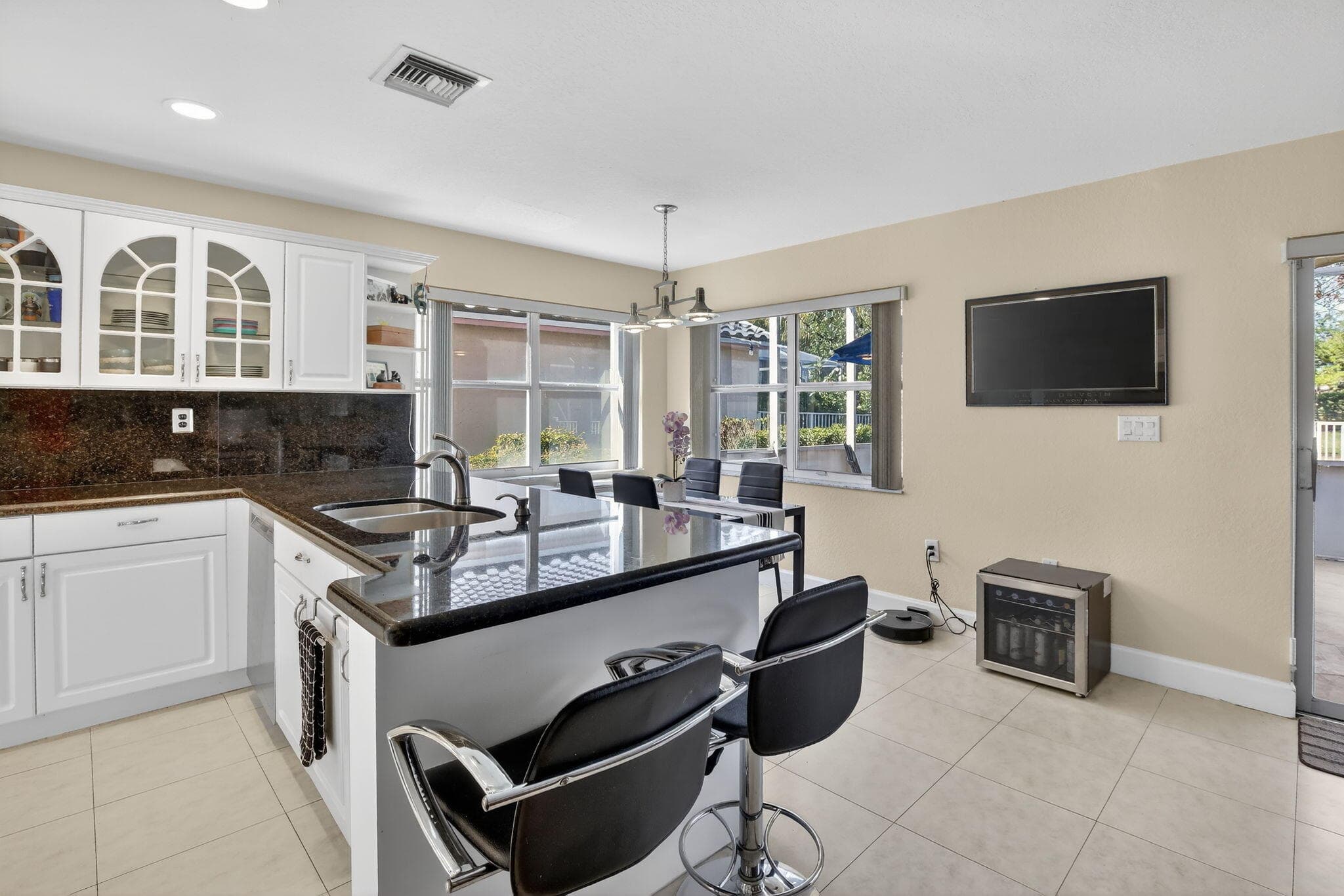 1294 NW 168th Avenue, Pembroke Pines, FL 33028 — photo 13 of 116