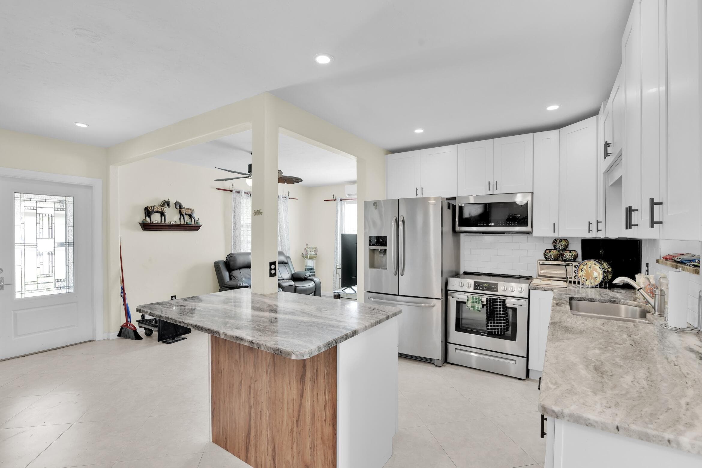 5221 NE 16th Avenue, Pompano Beach, FL 33064 — photo 2 of 46