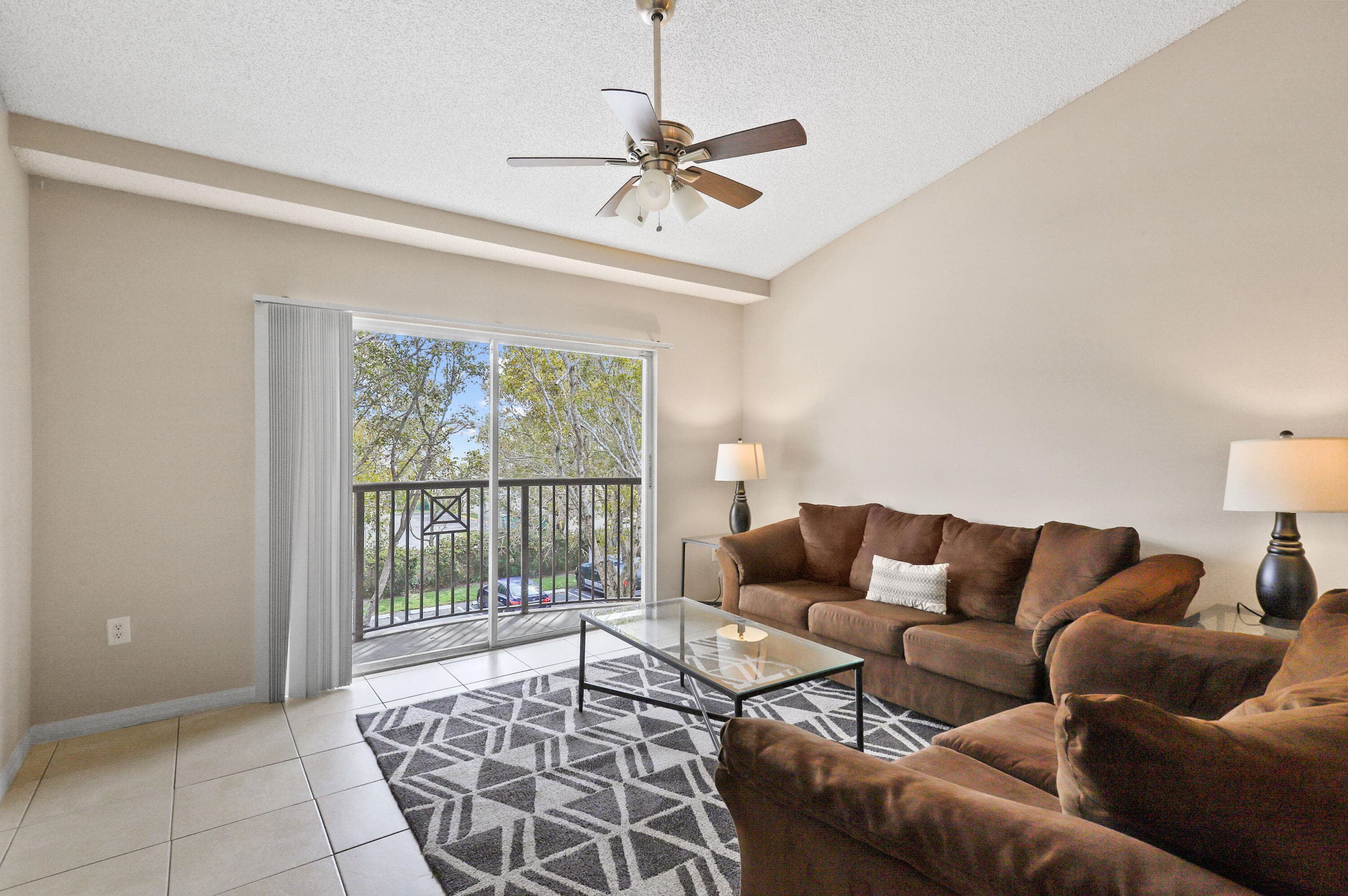 4159 N Haverhill Road 1319, West Palm Beach, FL 33417 — photo