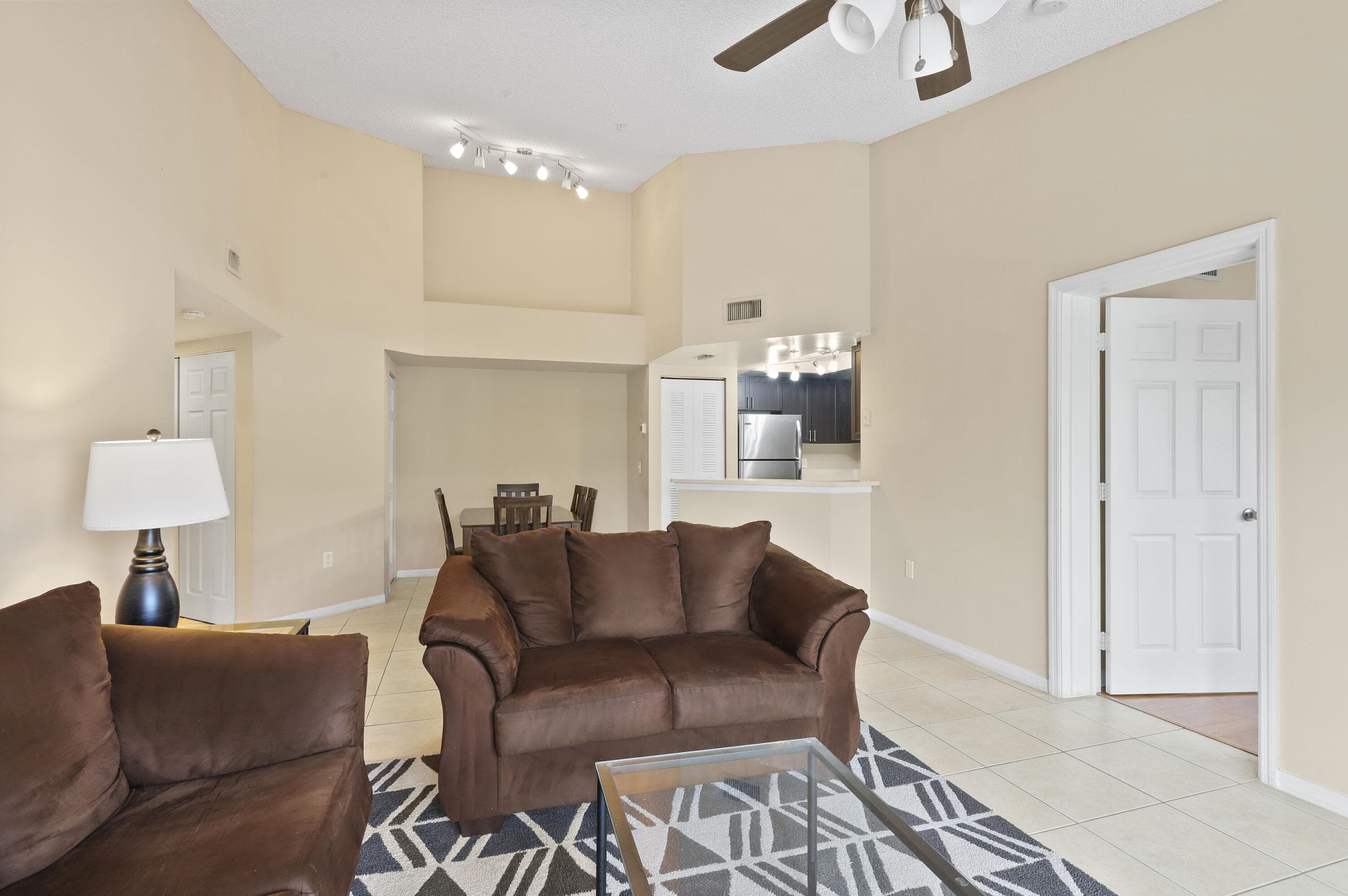 4159 N Haverhill Road 1319, West Palm Beach, FL 33417 — photo 5 of 26