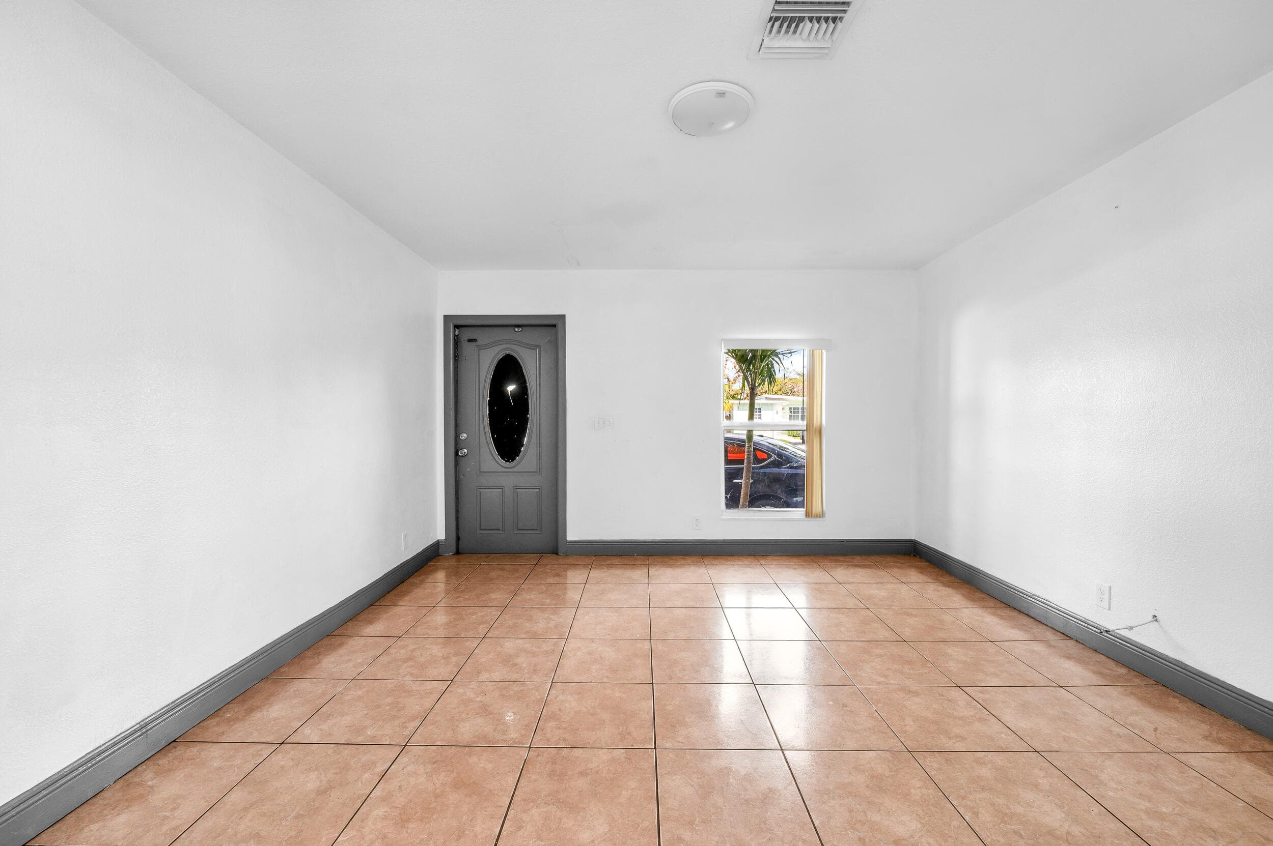 124 SW 10th Avenue, Boynton Beach, FL 33435 — photo 4 of 19