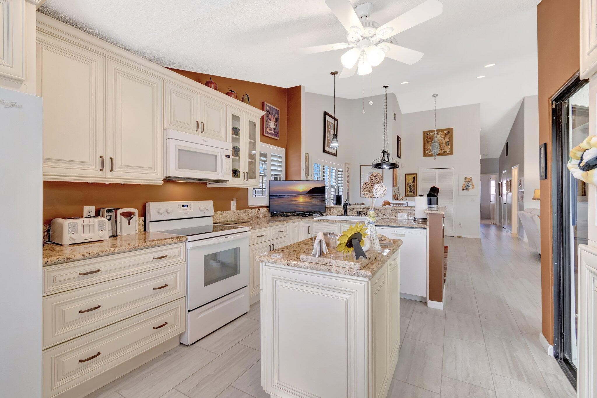 8240 Waterline Drive, Boynton Beach, FL 33472 — photo 15 of 47