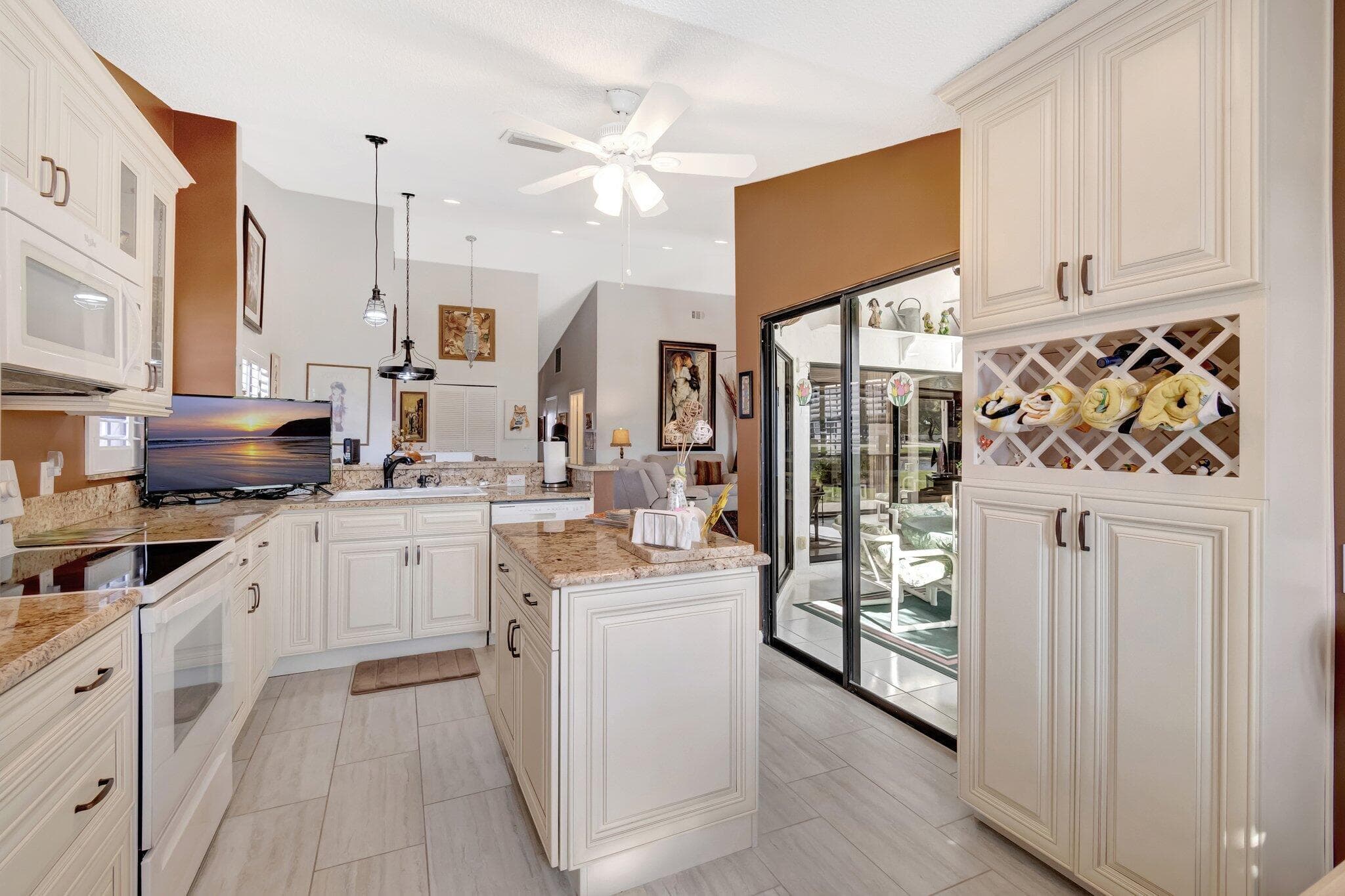 8240 Waterline Drive, Boynton Beach, FL 33472 — photo 16 of 47