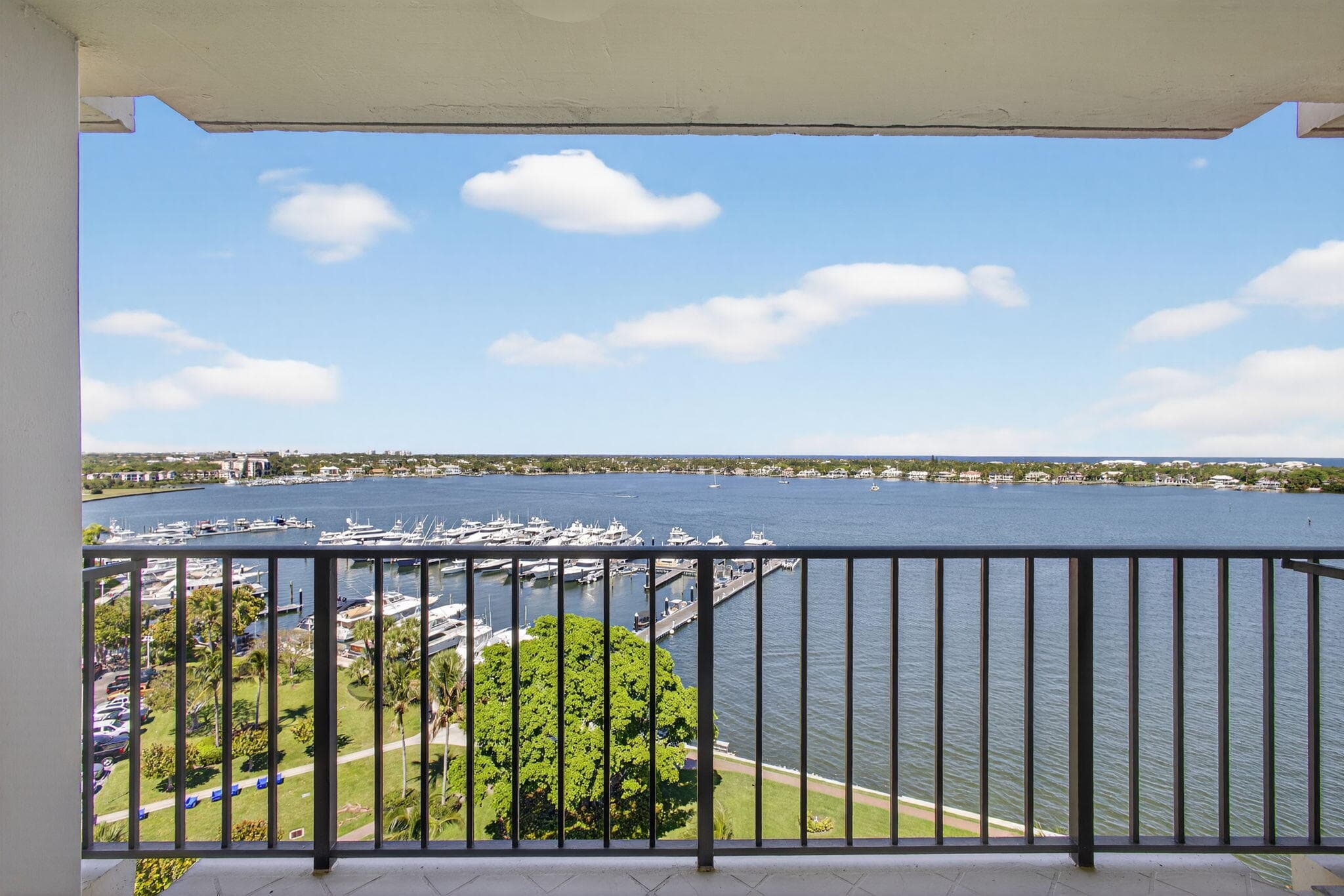 134 Lakeshore Drive T14, North Palm Beach, FL 33408 — photo 1 of 17