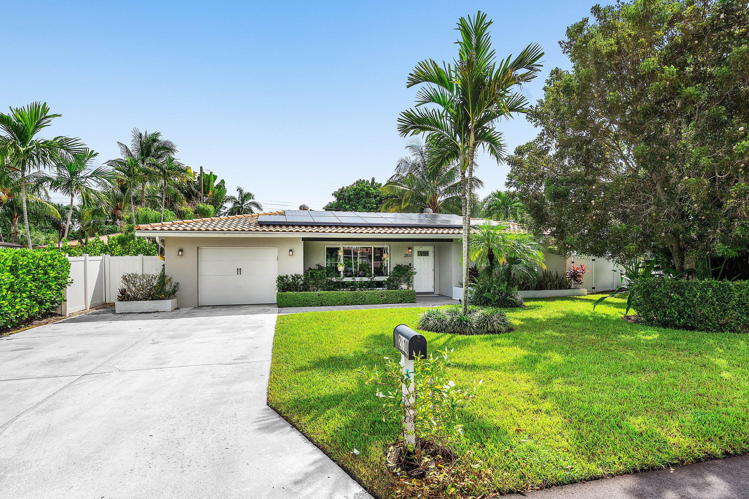 2810 SW 5th Street, Boynton Beach, FL 33435 — photo 1 of 84