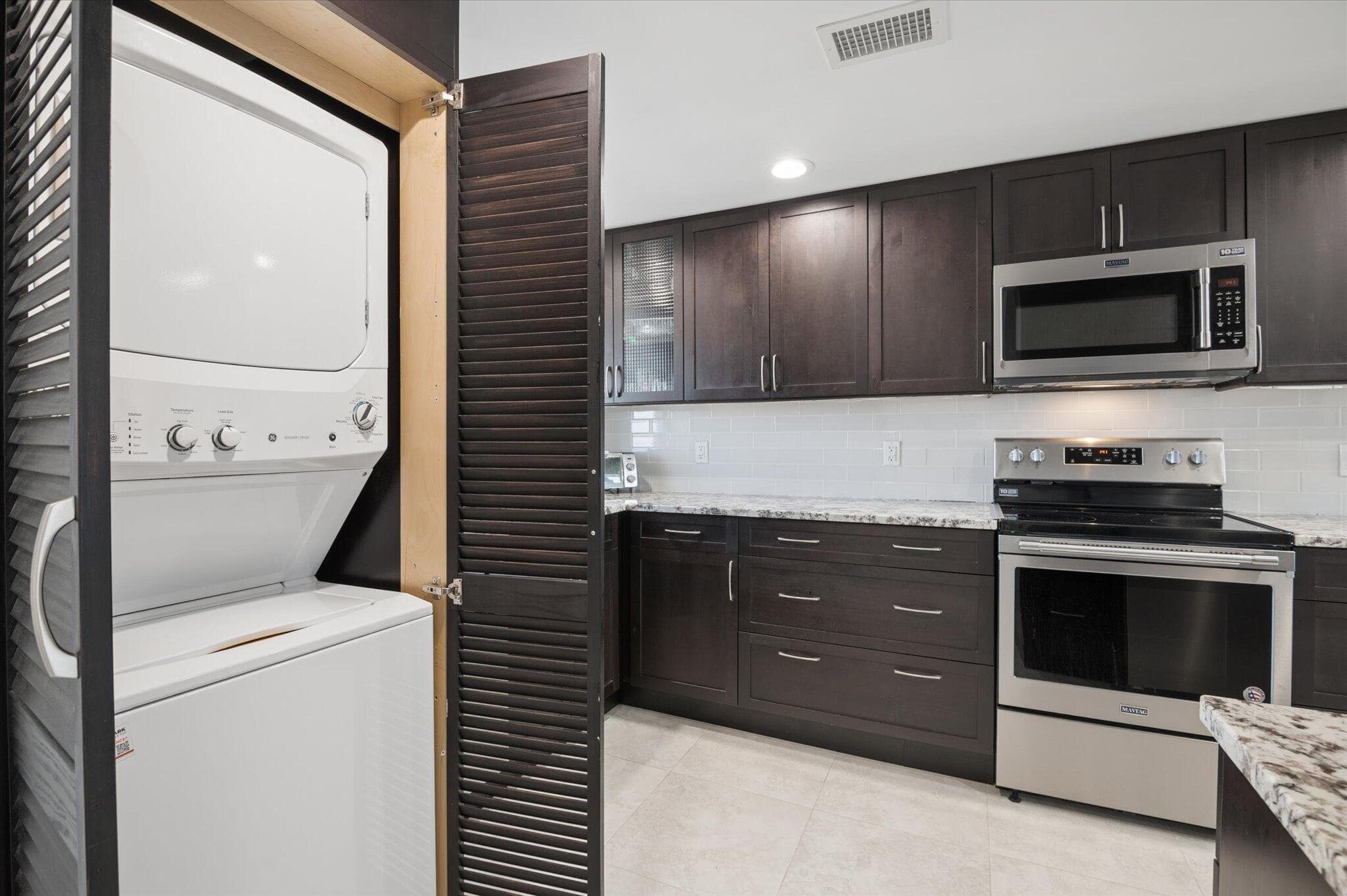511 Bayshore Drive 802, Fort Lauderdale, FL 33304 — photo 15 of 30