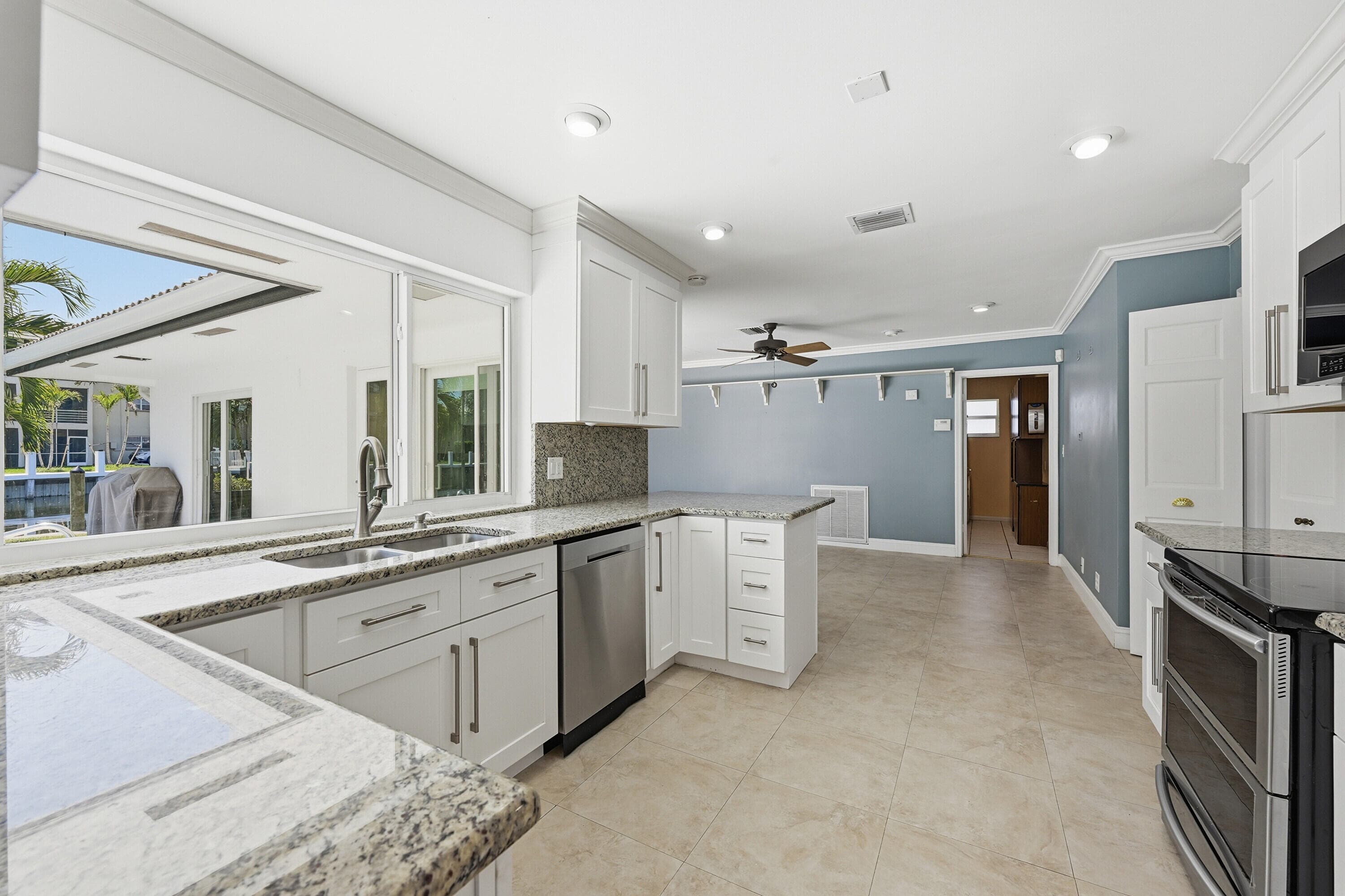 2810 NE 52nd Street, Fort Lauderdale, FL 33308 — photo 4 of 54