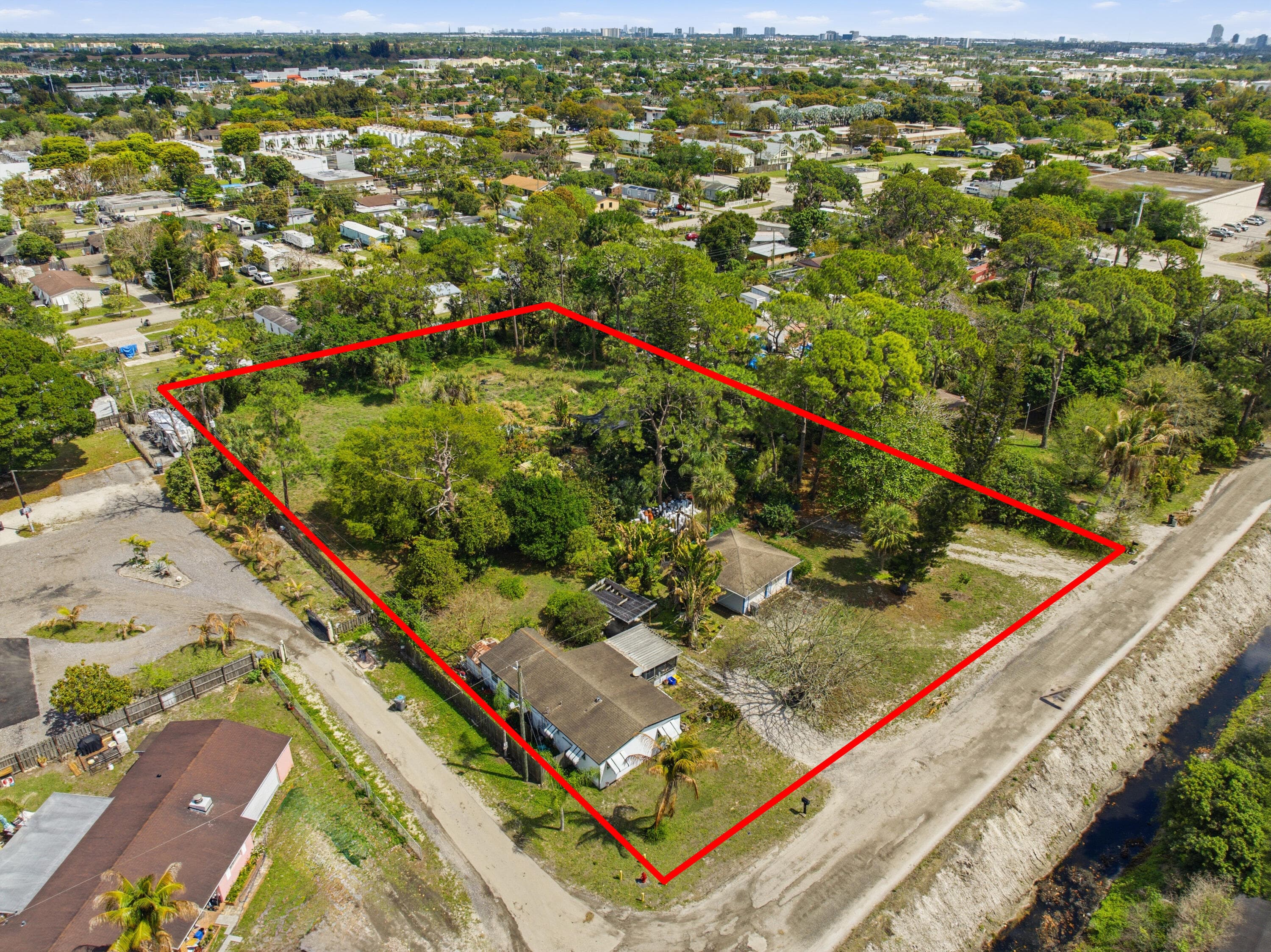 5133 Pine Grove Drive N, West Palm Beach, FL 33417 — photo 12 of 27
